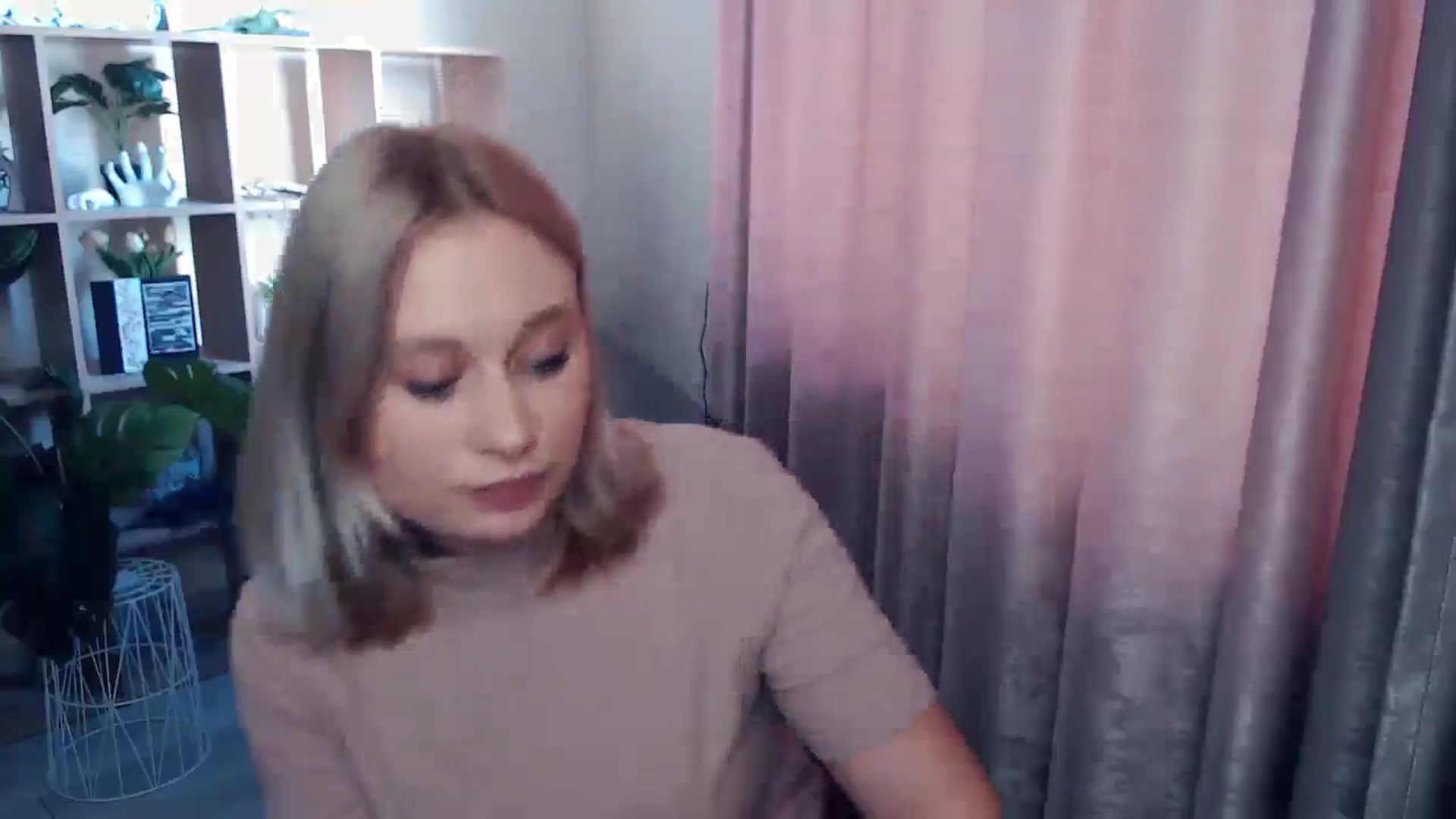 Gallery image thumbnail from Kukla_kolduna's myfreecams stream on, 06/26/2025, 15:05 image 17 of 20