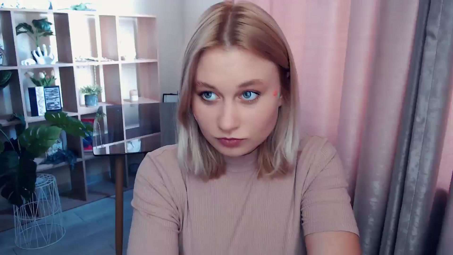 Gallery image thumbnail from Kukla_kolduna's myfreecams stream on, 06/26/2025, 15:05 image 1 of 20
