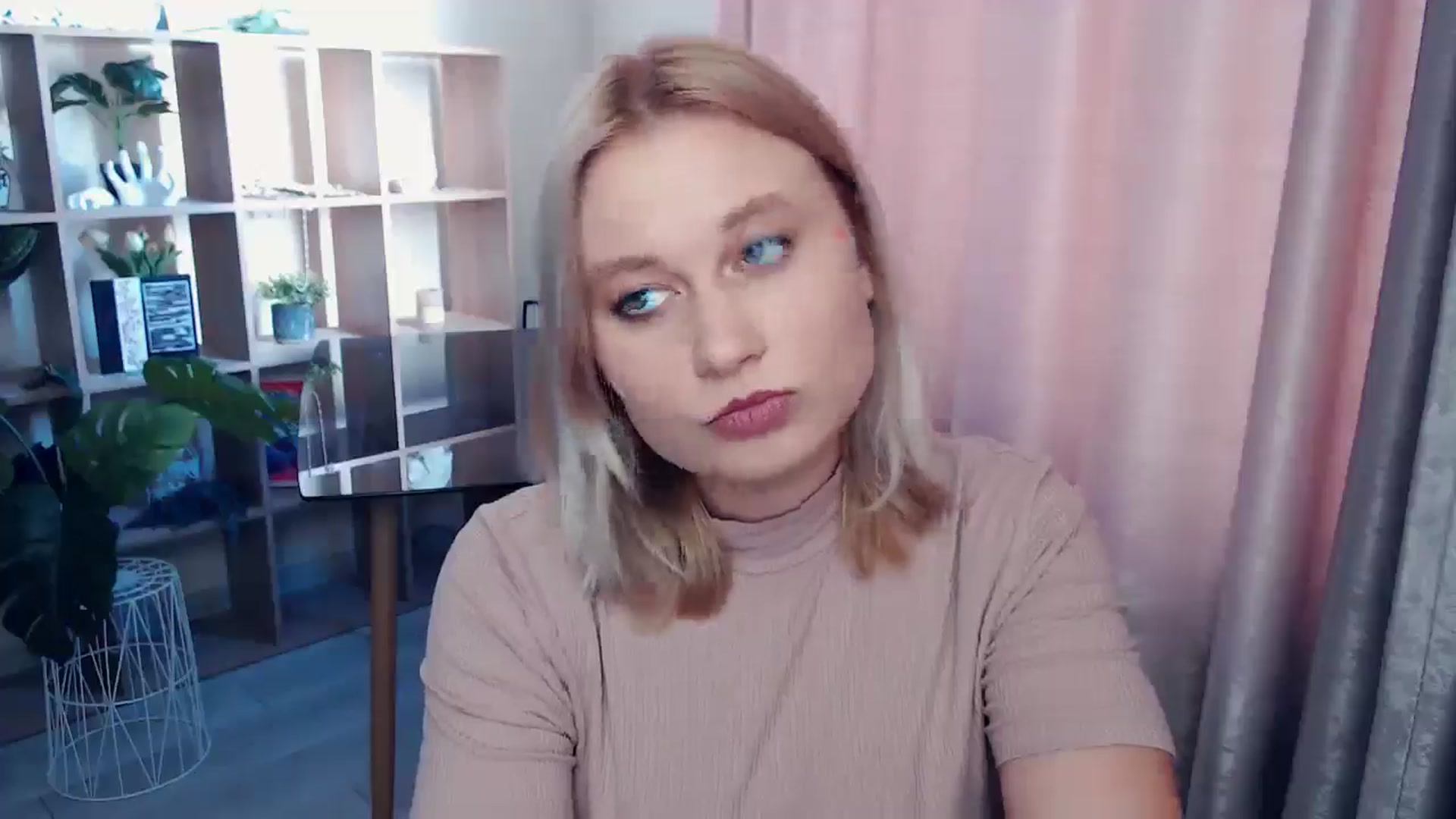 Gallery image thumbnail from Kukla_kolduna's myfreecams stream on, 06/26/2025, 15:05 image 9 of 20