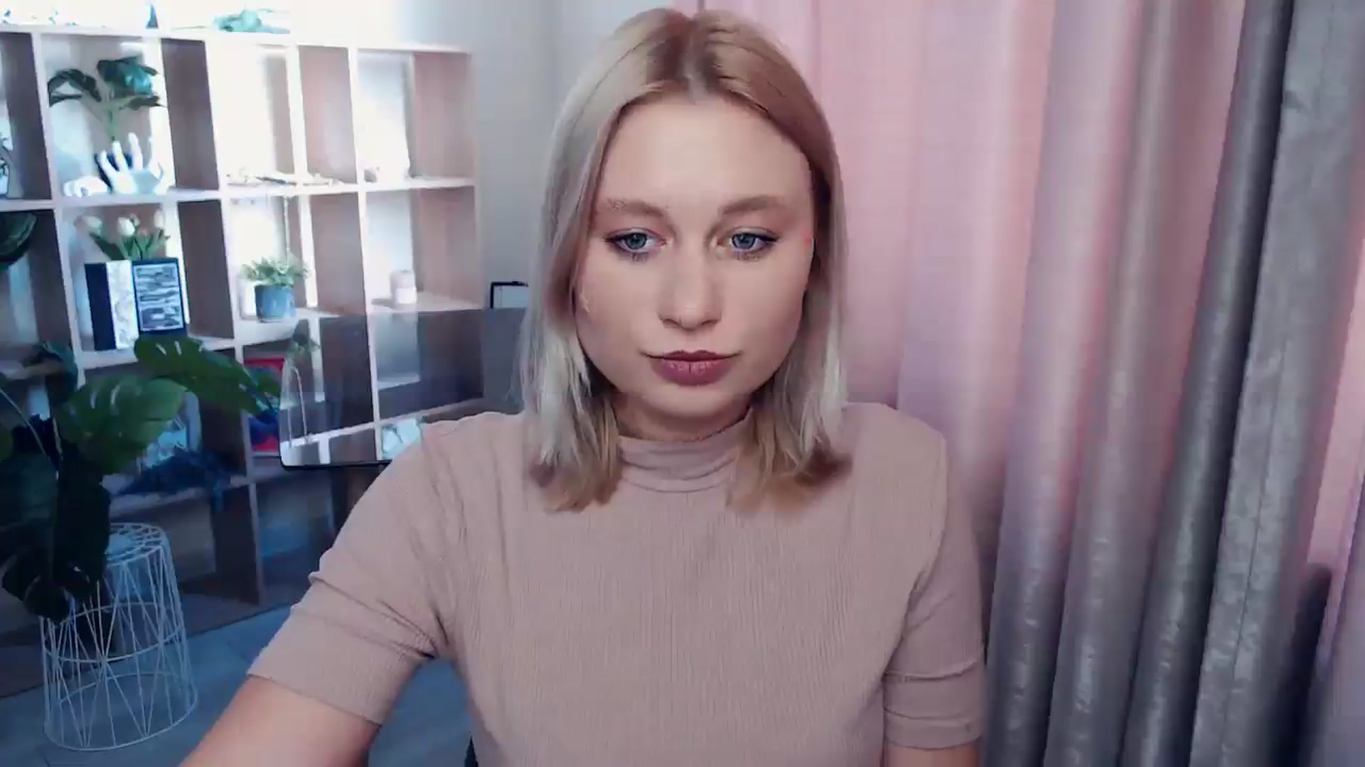 Gallery image thumbnail from Kukla_kolduna's myfreecams stream on, 06/26/2025, 15:05 image 5 of 20