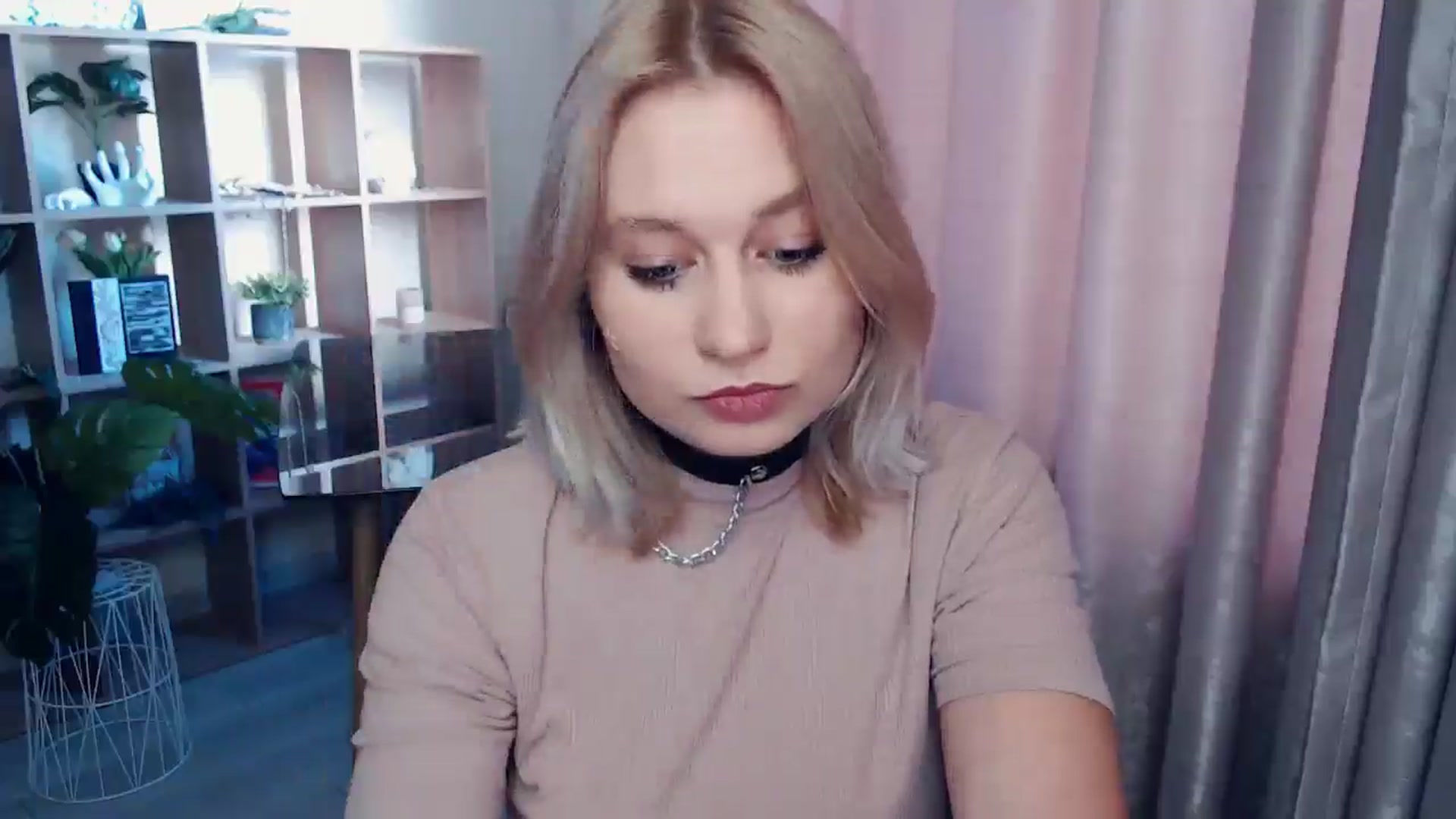 Gallery image thumbnail from Kukla_kolduna's myfreecams stream on, 06/26/2025, 16:11 image 16 of 20