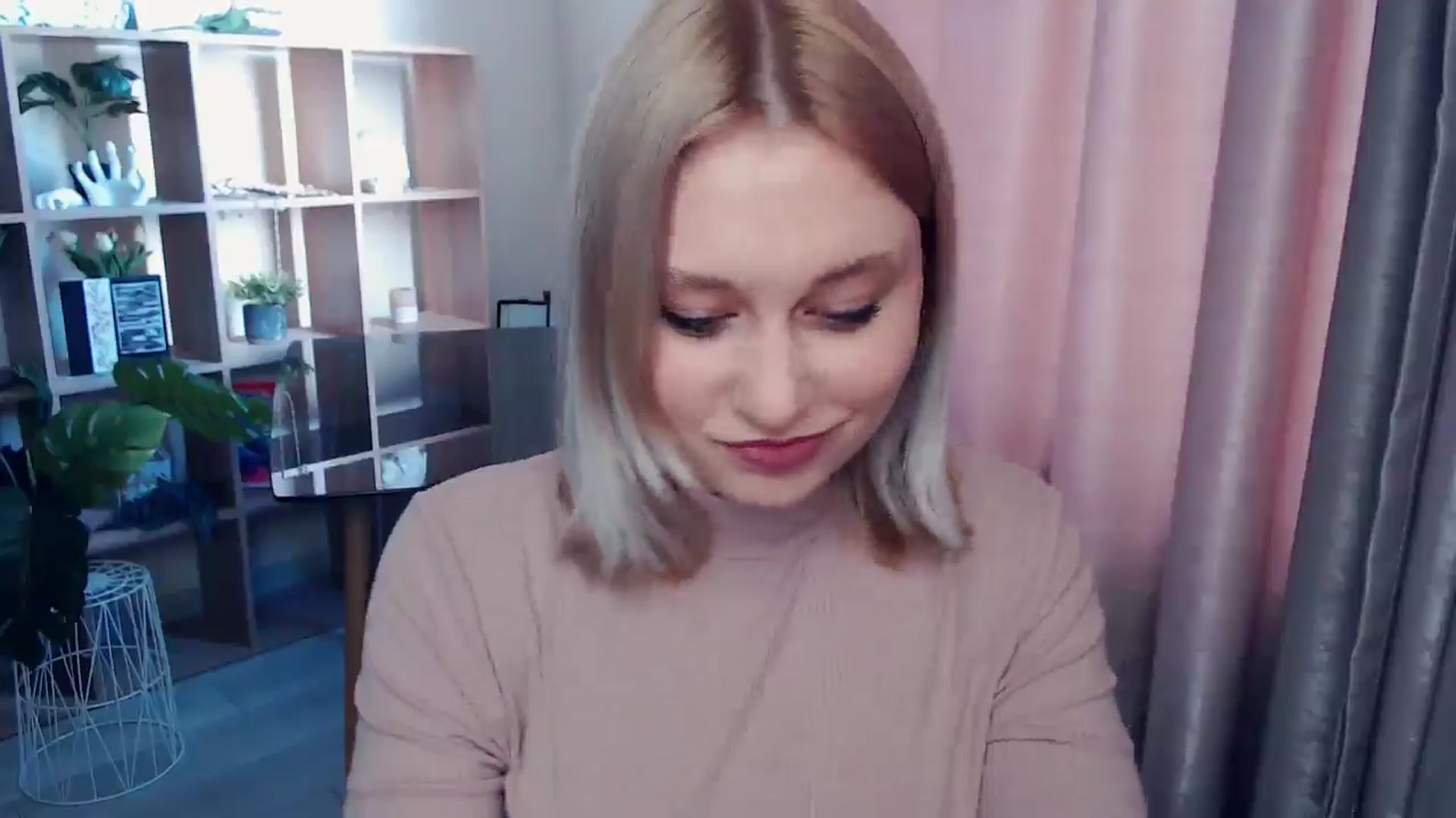 Gallery image thumbnail from Kukla_kolduna's myfreecams stream on, 06/26/2025, 16:11 image 8 of 20