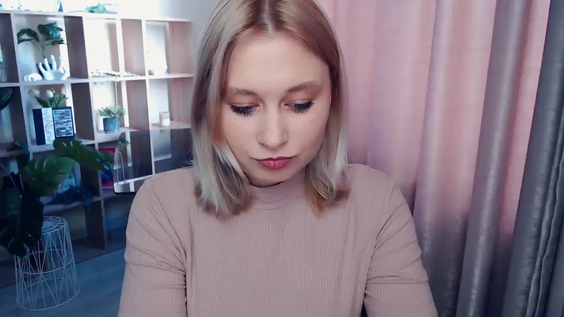 Gallery image thumbnail from Kukla_kolduna's myfreecams stream on, 06/26/2025, 16:11 image 4 of 20