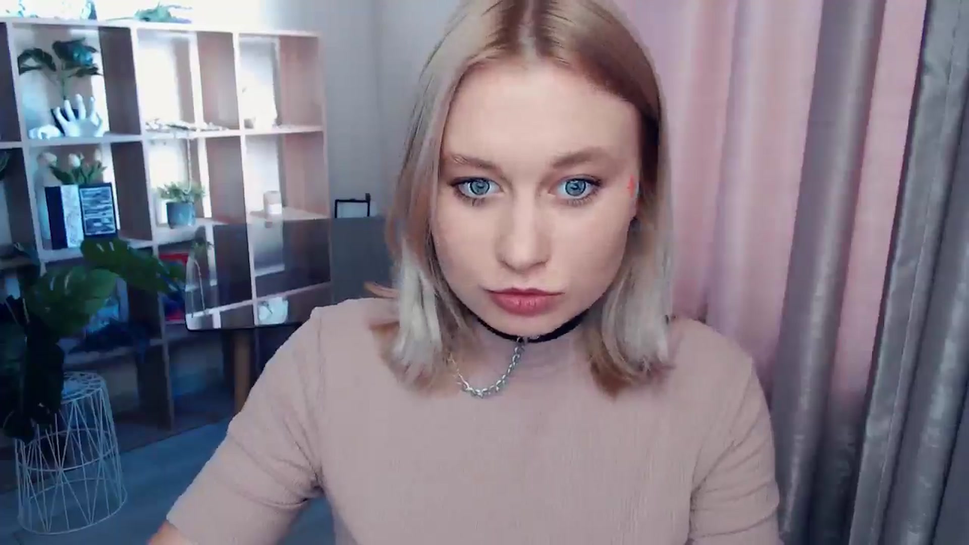 Gallery image thumbnail from Kukla_kolduna's myfreecams stream on, 06/26/2025, 16:11 image 13 of 20