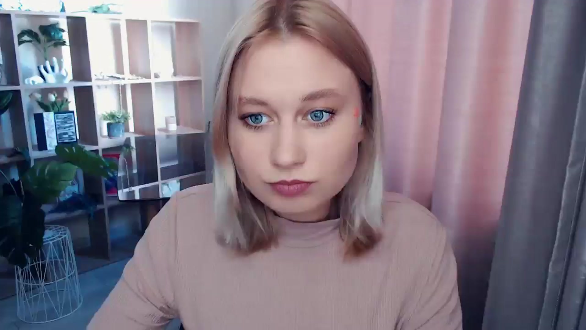 Gallery image thumbnail from Kukla_kolduna's myfreecams stream on, 06/26/2025, 16:11 image 1 of 20