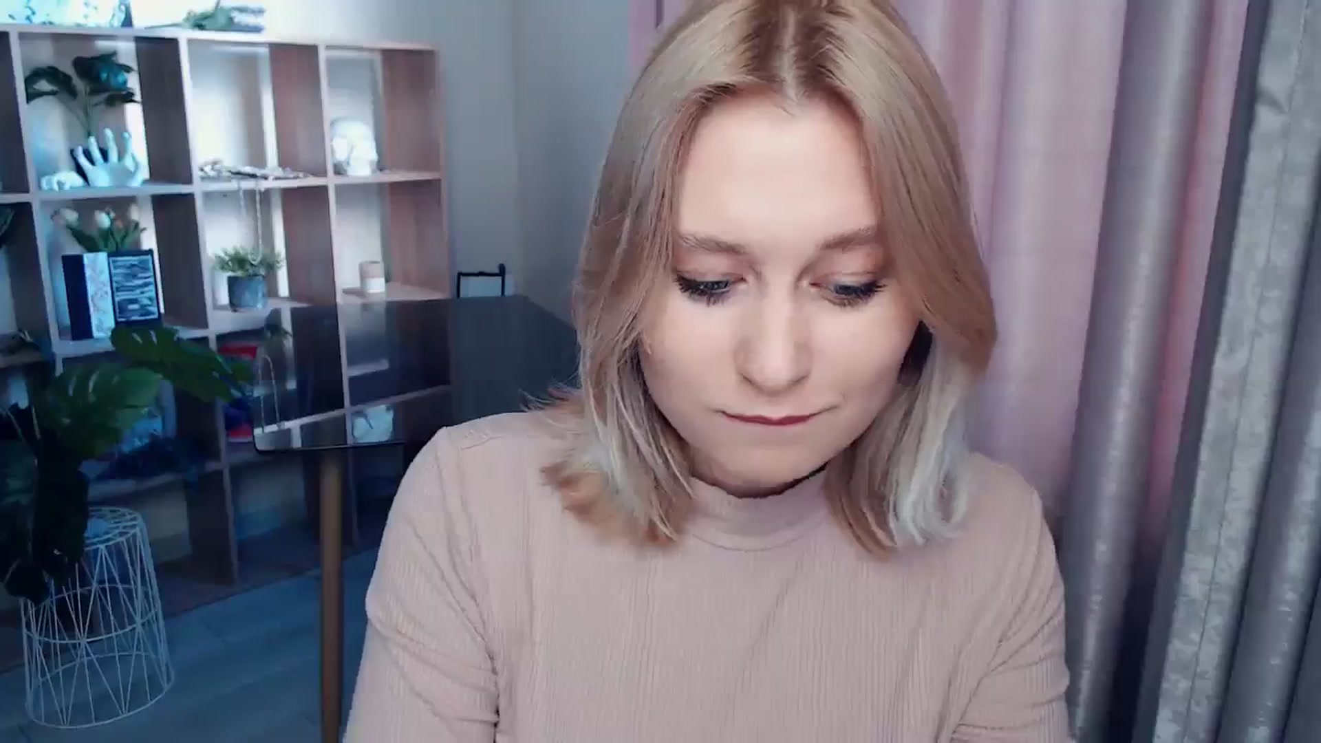 Gallery image thumbnail from Kukla_kolduna's myfreecams stream on, 06/26/2025, 16:47 image 17 of 20