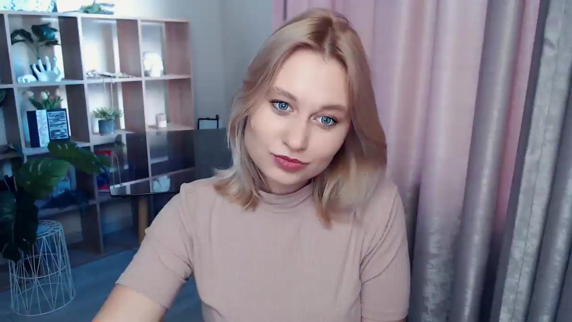 Gallery image thumbnail from Kukla_kolduna's myfreecams stream on, 06/26/2025, 16:47 image 14 of 20