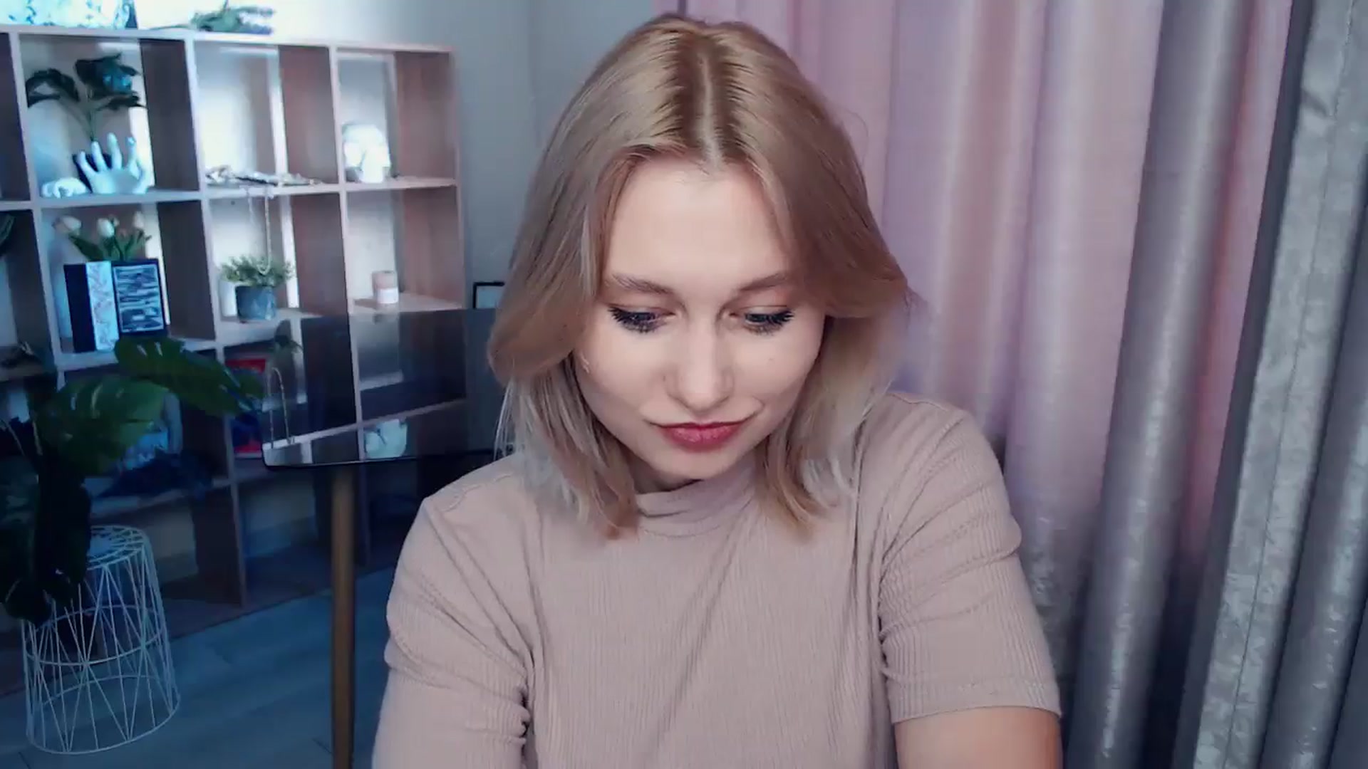 Gallery image thumbnail from Kukla_kolduna's myfreecams stream on, 06/26/2025, 16:47 image 6 of 20