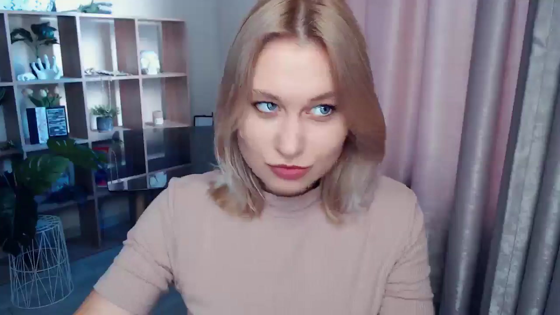 Gallery image thumbnail from Kukla_kolduna's myfreecams stream on, 06/26/2025, 16:47 image 16 of 20