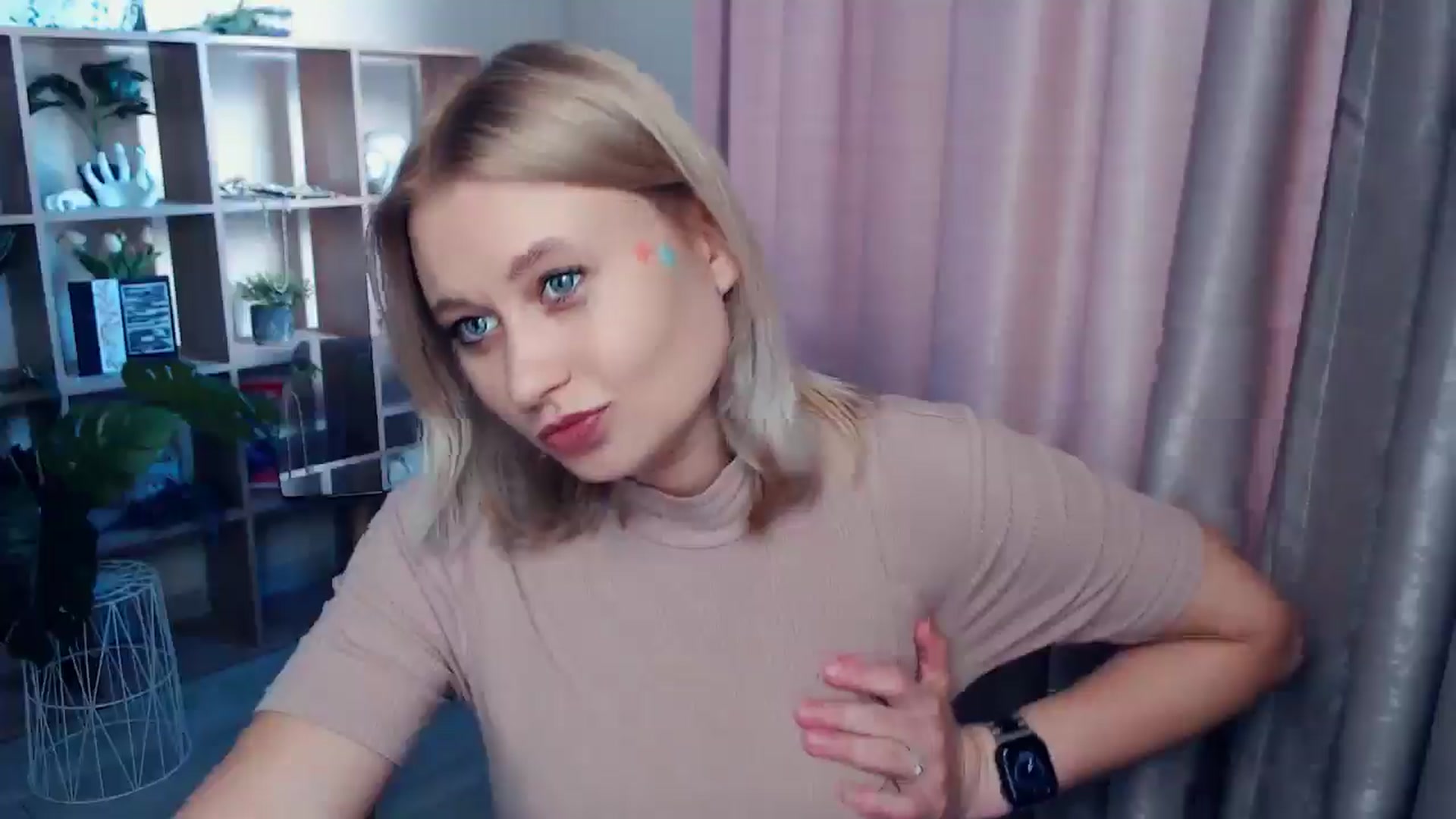 Gallery image thumbnail from Kukla_kolduna's myfreecams stream on, 06/26/2025, 16:47 image 3 of 20