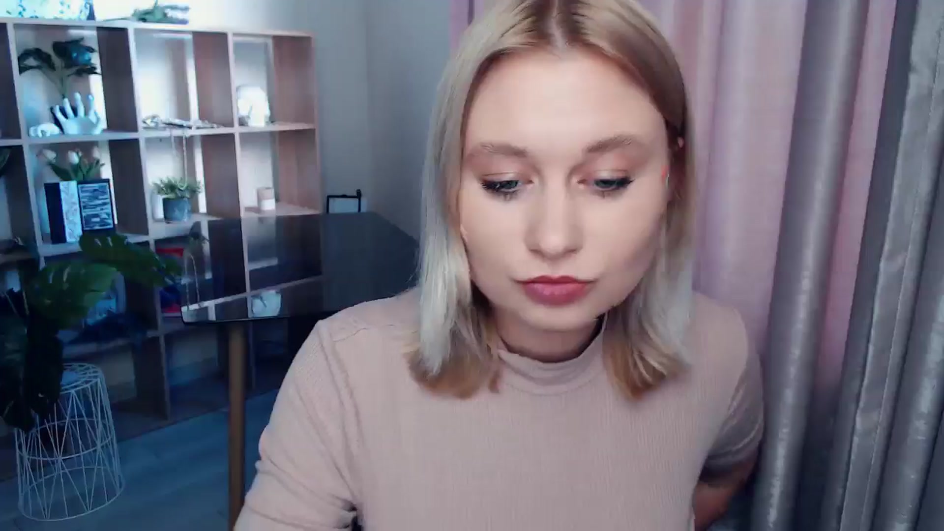 Gallery image thumbnail from Kukla_kolduna's myfreecams stream on, 06/26/2025, 16:47 image 2 of 20