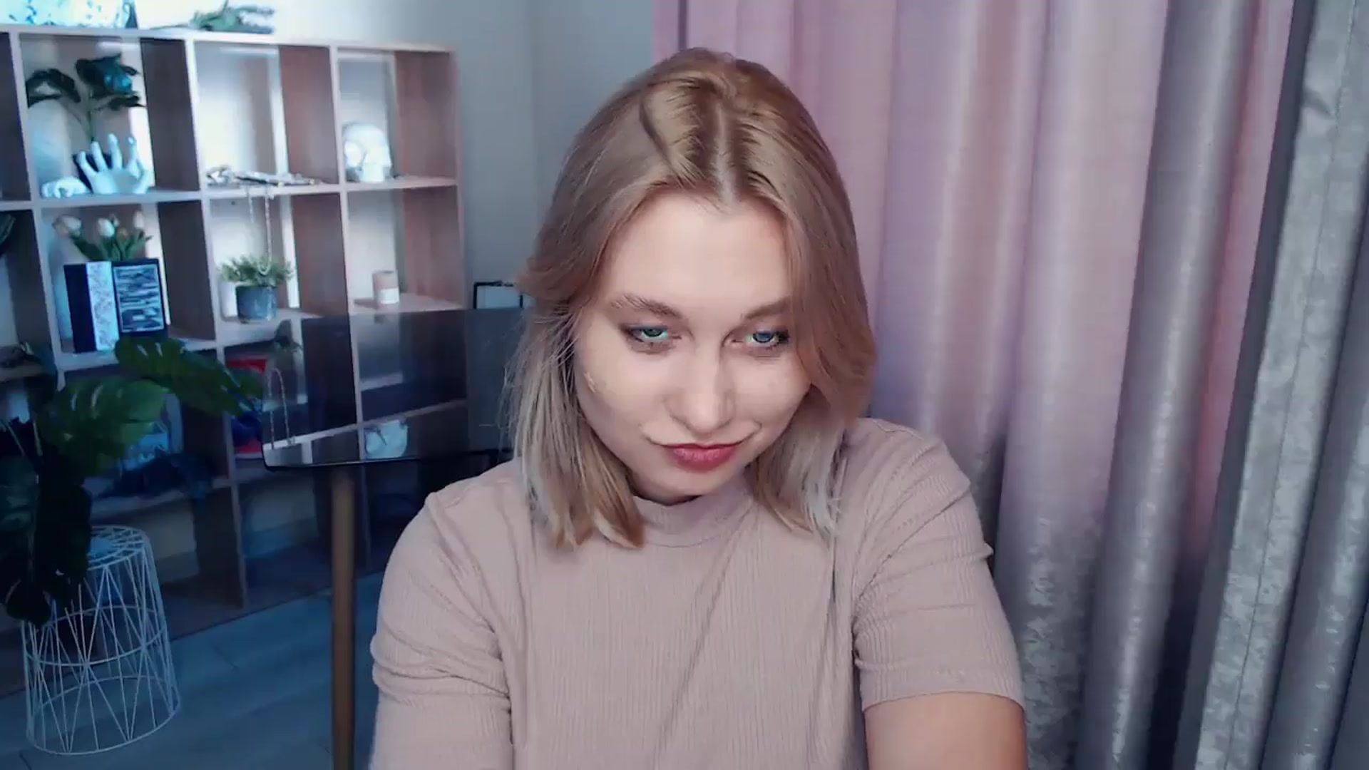 Gallery image thumbnail from Kukla_kolduna's myfreecams stream on, 06/26/2025, 16:47 image 20 of 20