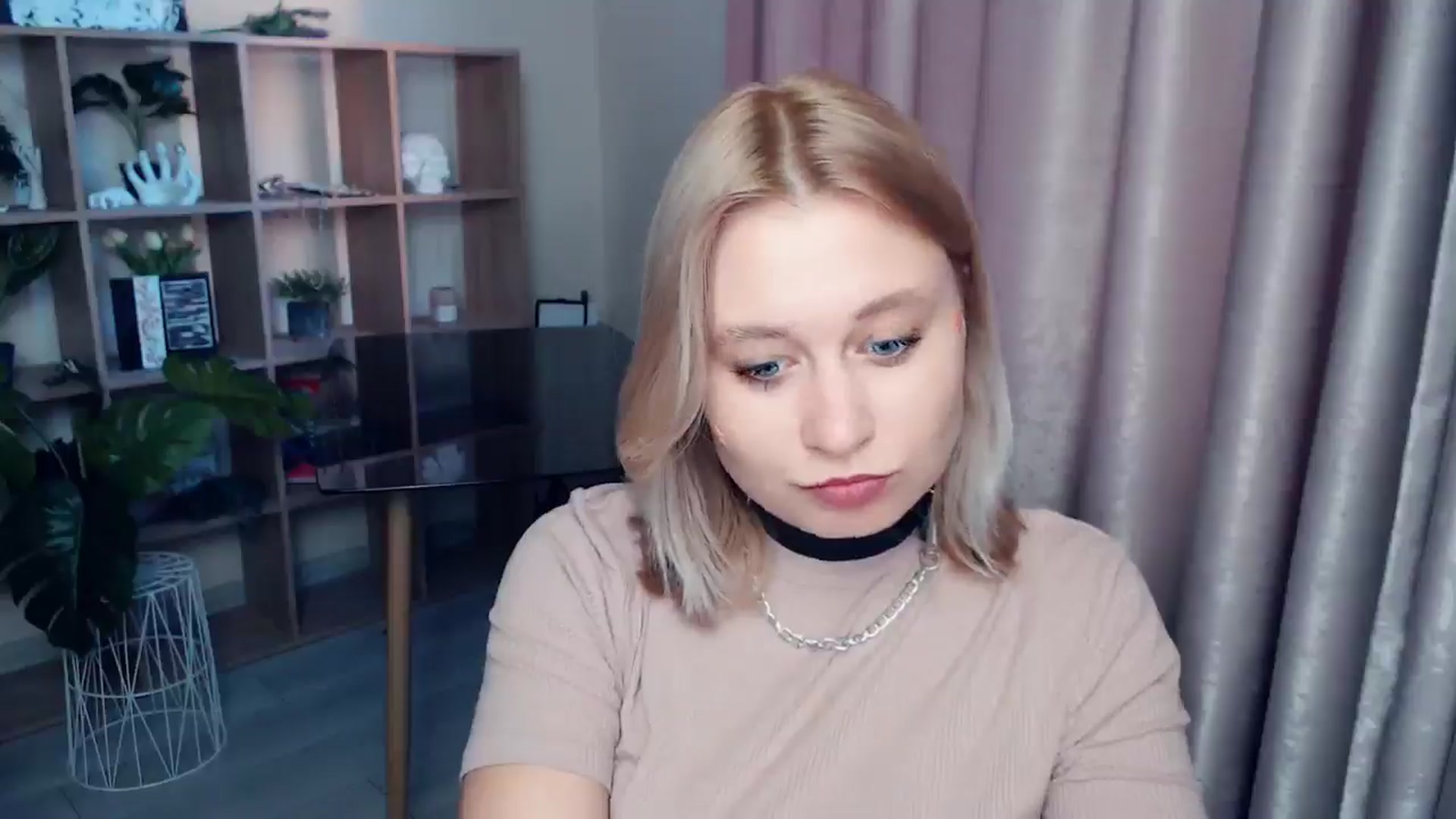 Gallery image thumbnail from Kukla_kolduna's myfreecams stream on, 06/26/2025, 17:58 image 13 of 20