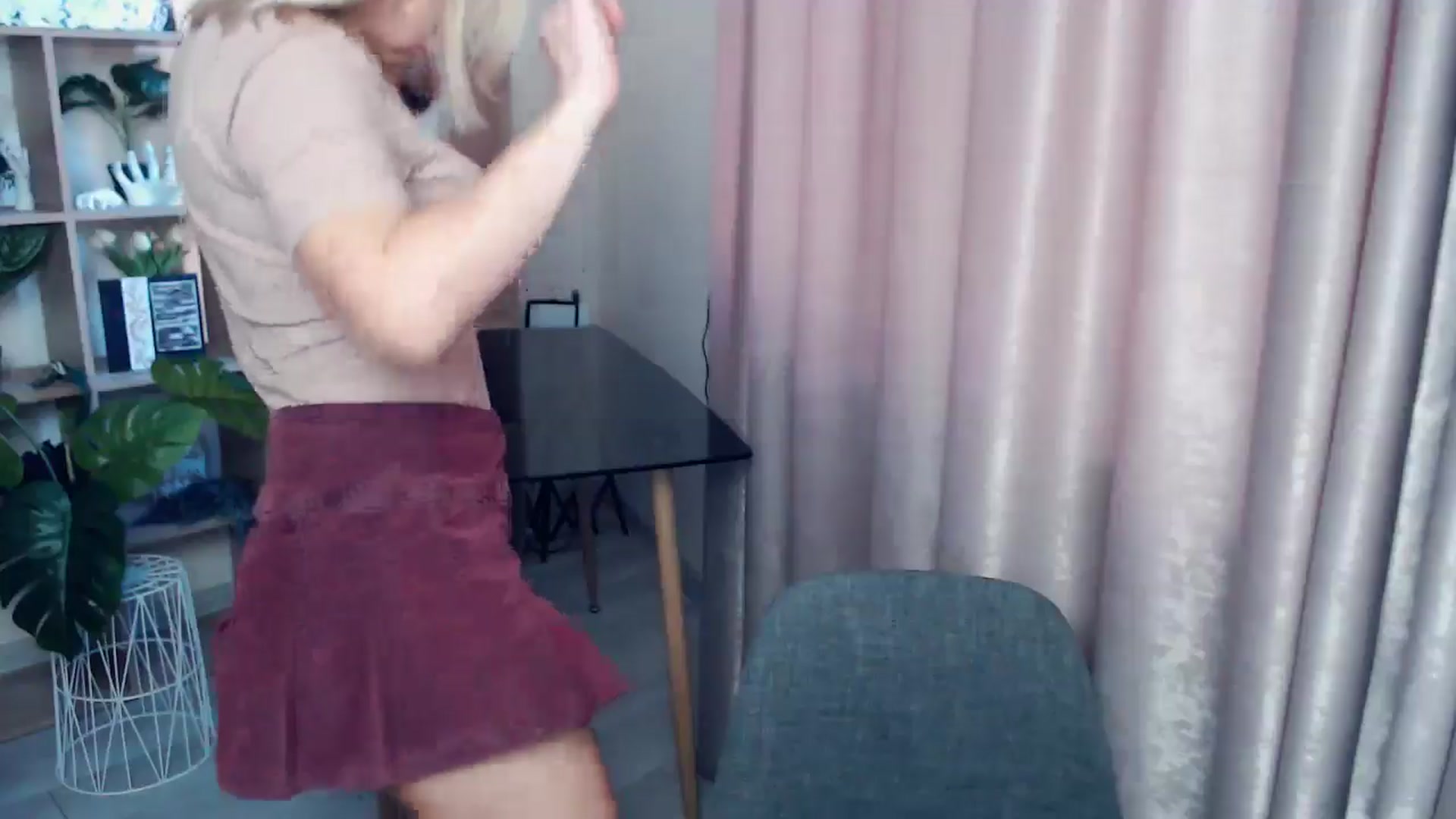 Gallery image thumbnail from Kukla_kolduna's myfreecams stream on, 06/26/2025, 17:58 image 3 of 20