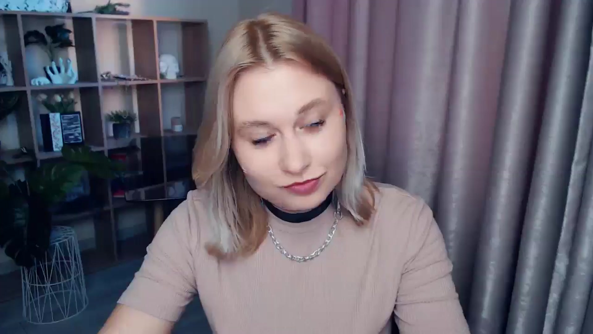 Gallery image thumbnail from Kukla_kolduna's myfreecams stream on, 06/26/2025, 17:58 image 8 of 20
