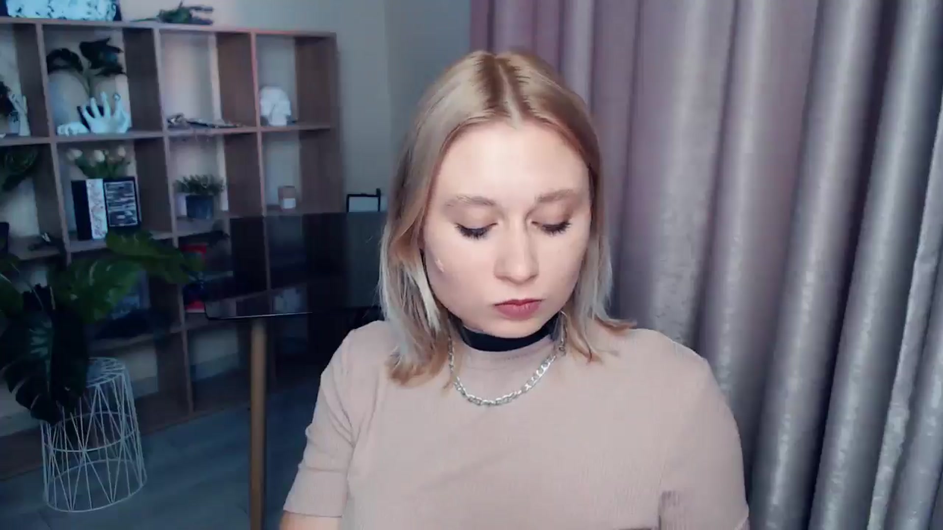 Gallery image thumbnail from Kukla_kolduna's myfreecams stream on, 06/26/2025, 17:58 image 19 of 20