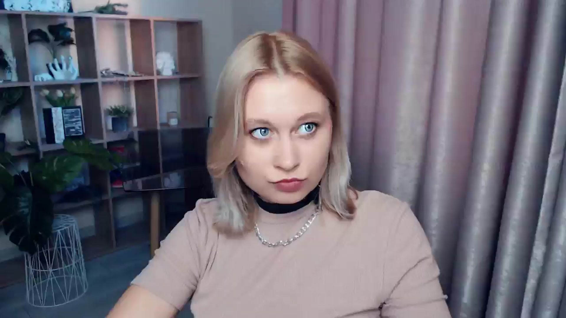 Gallery image thumbnail from Kukla_kolduna's myfreecams stream on, 06/26/2025, 17:58 image 11 of 20