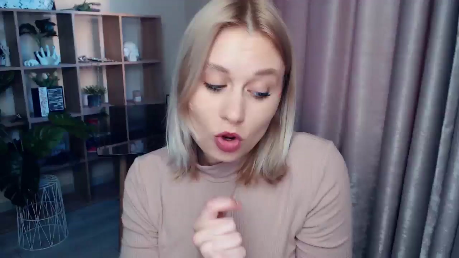 Gallery image thumbnail from Kukla_kolduna's myfreecams stream on, 06/26/2025, 17:58 image 1 of 20