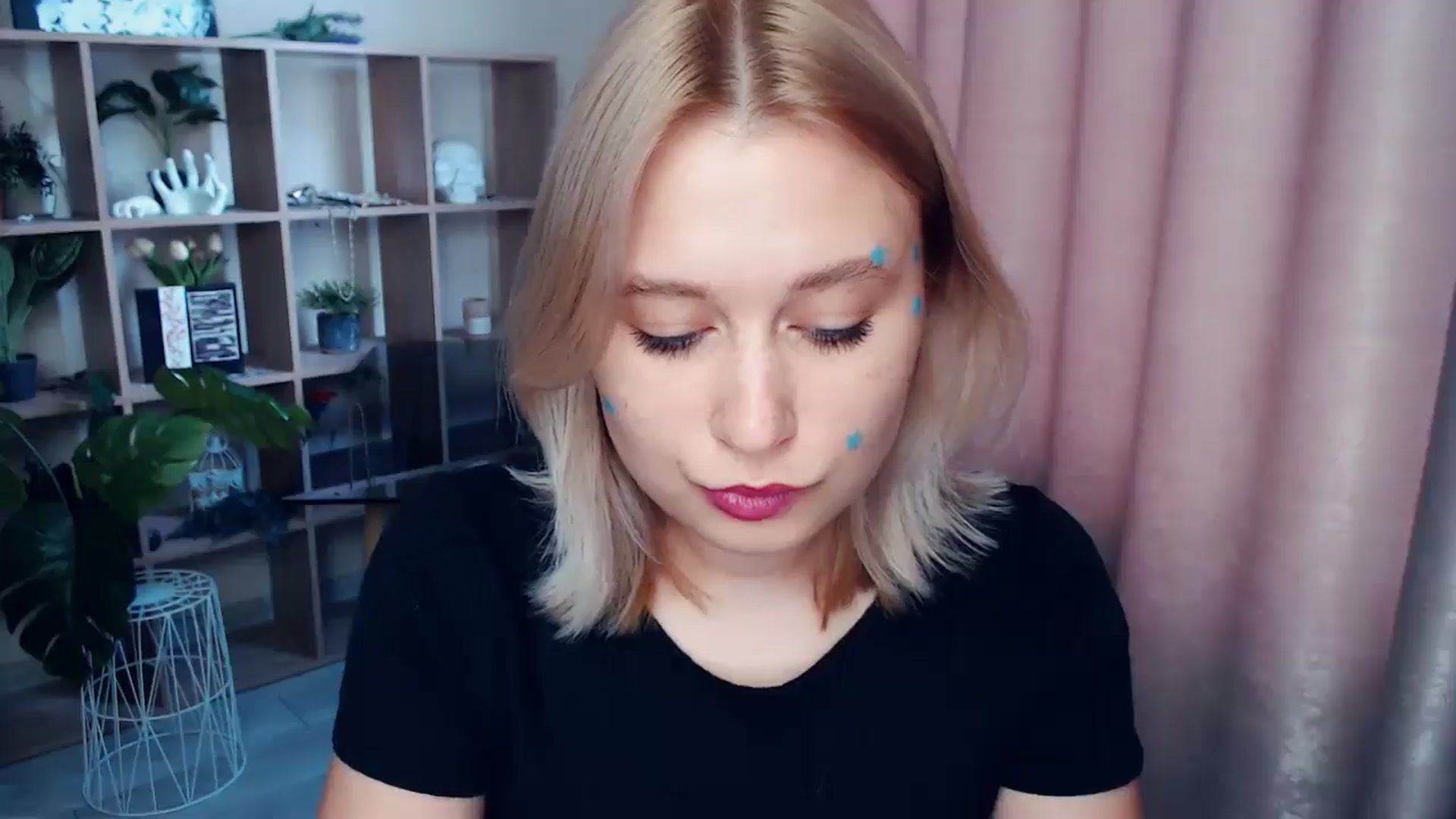 Gallery image thumbnail from Kukla_kolduna's myfreecams stream on, 06/27/2025, 15:39 image 2 of 20