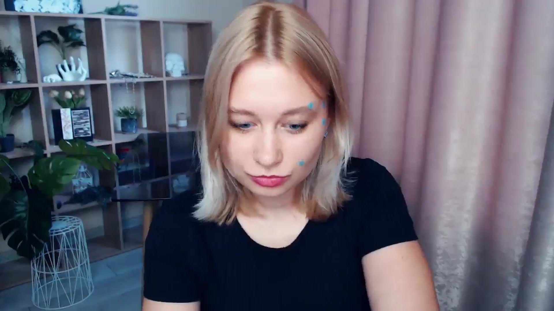 Gallery image thumbnail from Kukla_kolduna's myfreecams stream on, 06/27/2025, 15:39 image 19 of 20