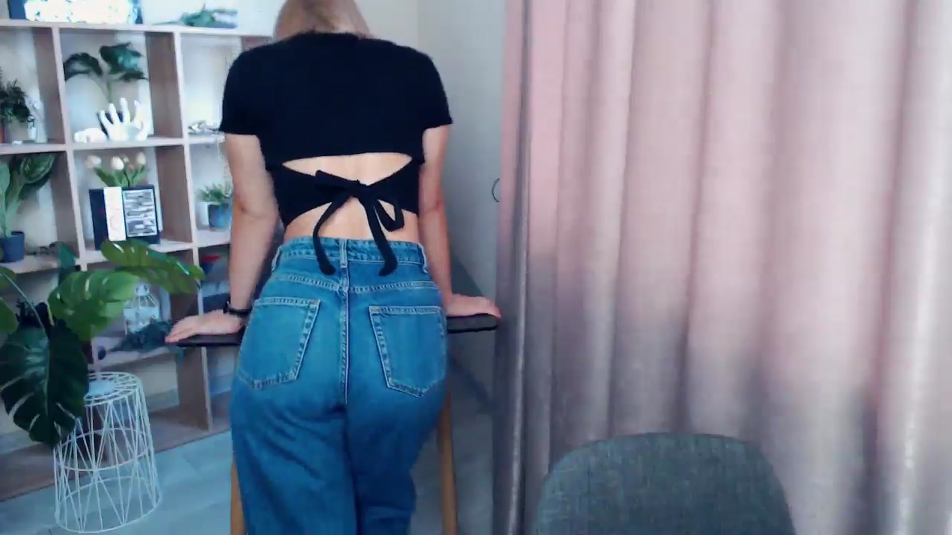 Gallery image thumbnail from Kukla_kolduna's myfreecams stream on, 06/27/2025, 15:39 image 7 of 20