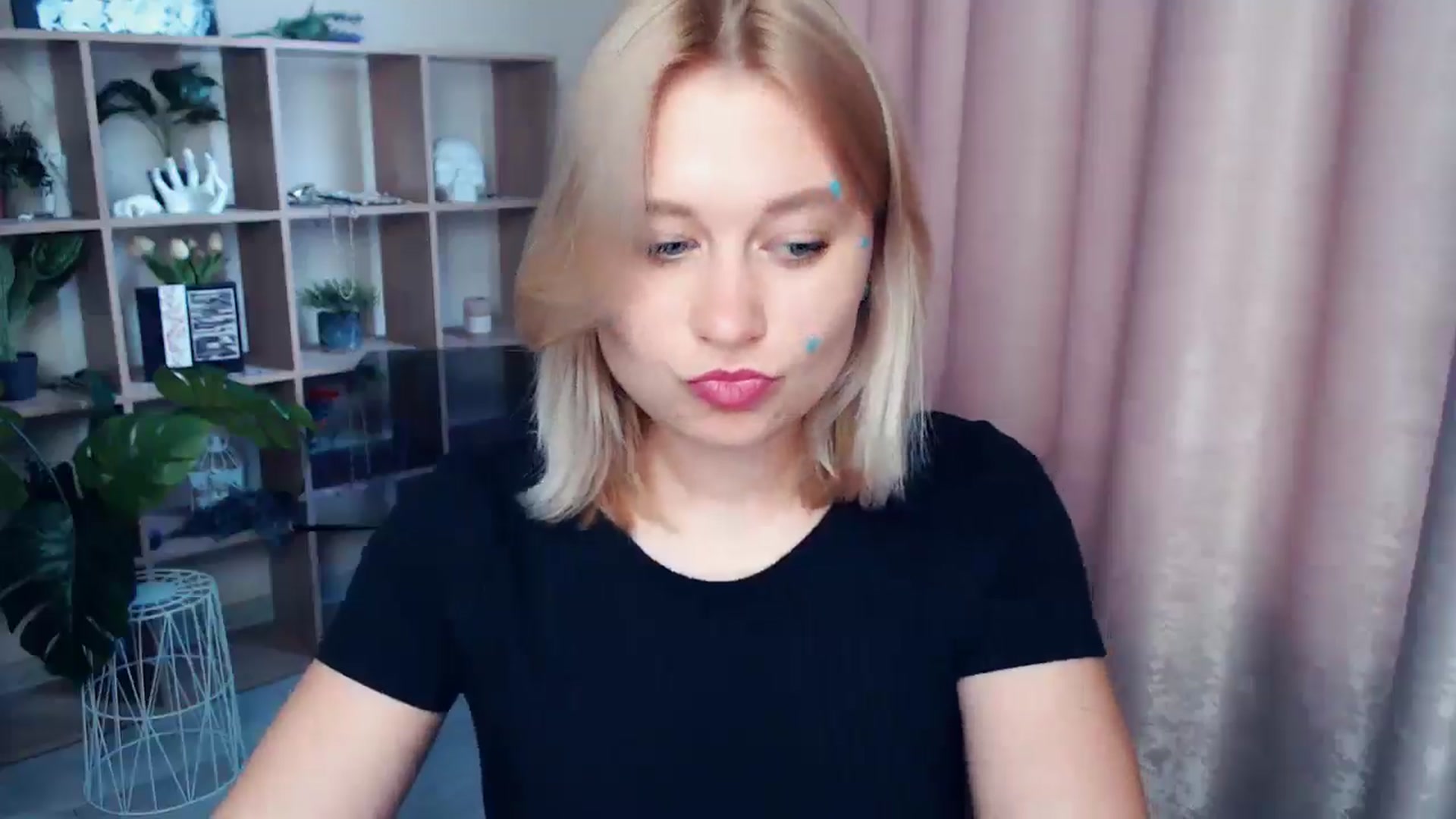 Gallery image thumbnail from Kukla_kolduna's myfreecams stream on, 06/27/2025, 15:39 image 10 of 20