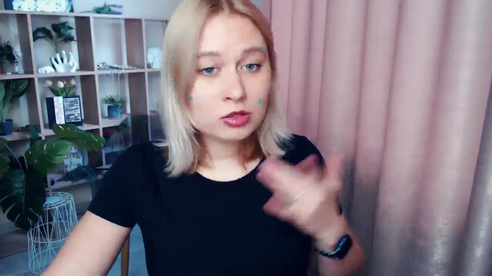 Gallery image thumbnail from Kukla_kolduna's myfreecams stream on, 06/27/2025, 15:39 image 4 of 20