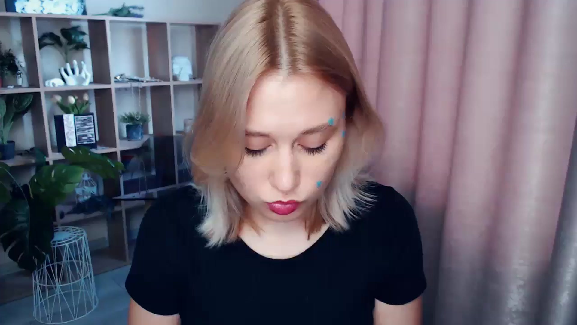 Gallery image thumbnail from Kukla_kolduna's myfreecams stream on, 06/27/2025, 15:39 image 1 of 20