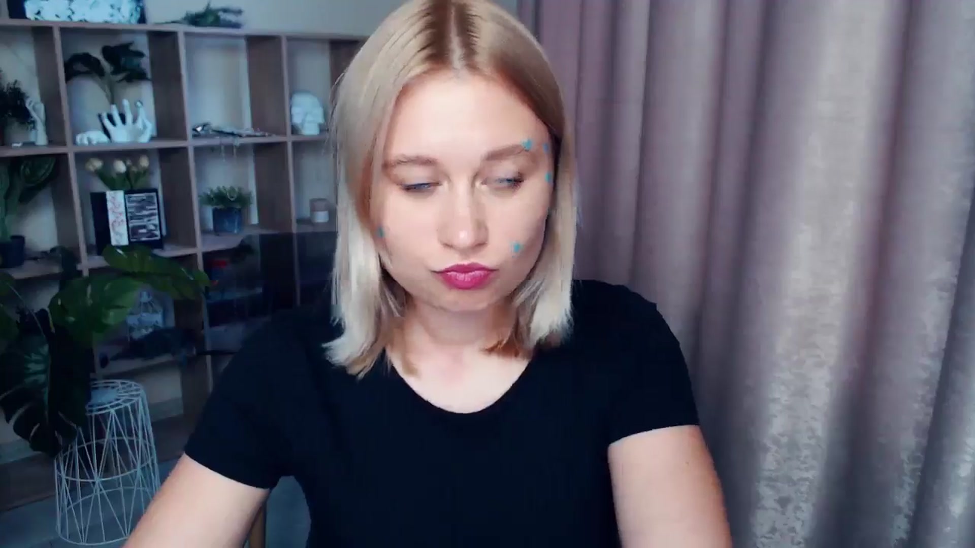 Gallery image thumbnail from Kukla_kolduna's myfreecams stream on, 06/27/2025, 17:06 image 5 of 20