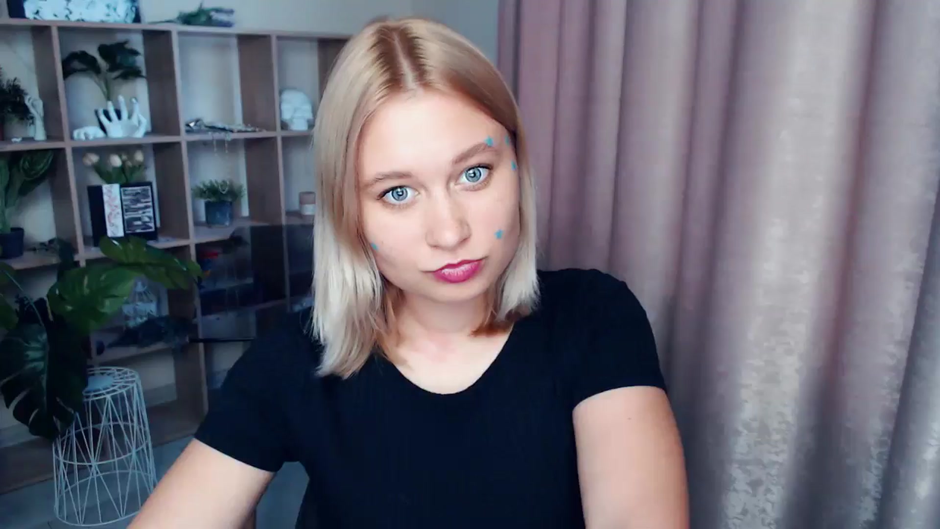 Gallery image thumbnail from Kukla_kolduna's myfreecams stream on, 06/27/2025, 17:06 image 6 of 20