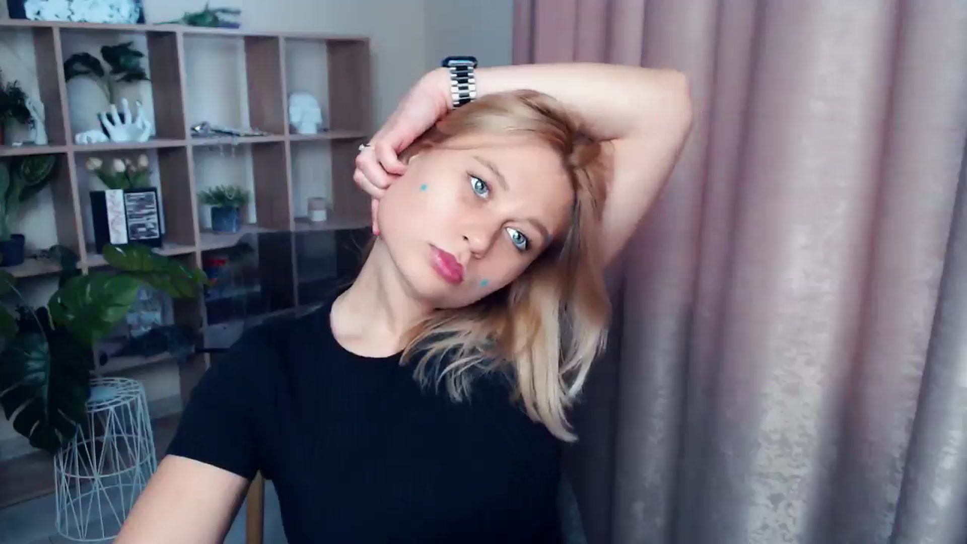 Gallery image thumbnail from Kukla_kolduna's myfreecams stream on, 06/27/2025, 17:06 image 15 of 20