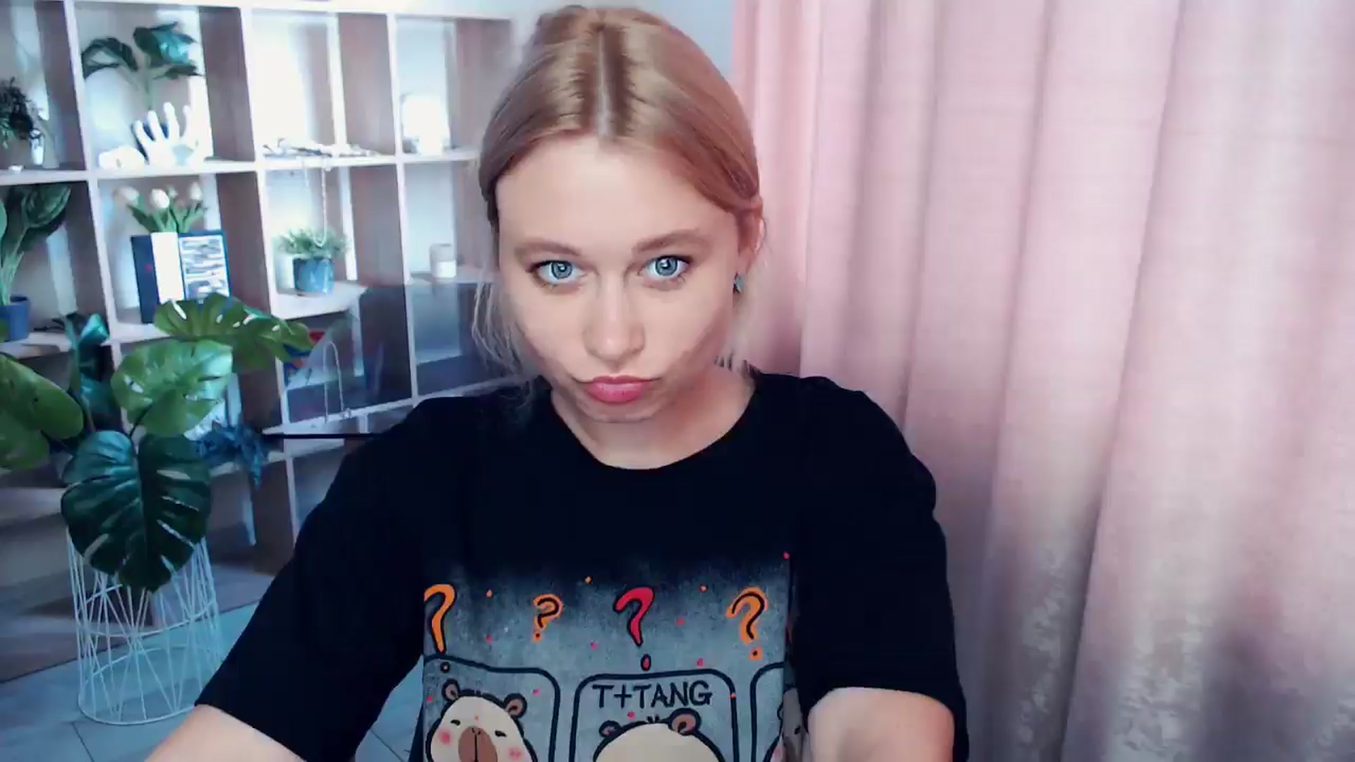Gallery image thumbnail from Kukla_kolduna's myfreecams stream on, 06/28/2025, 15:12 image 16 of 20
