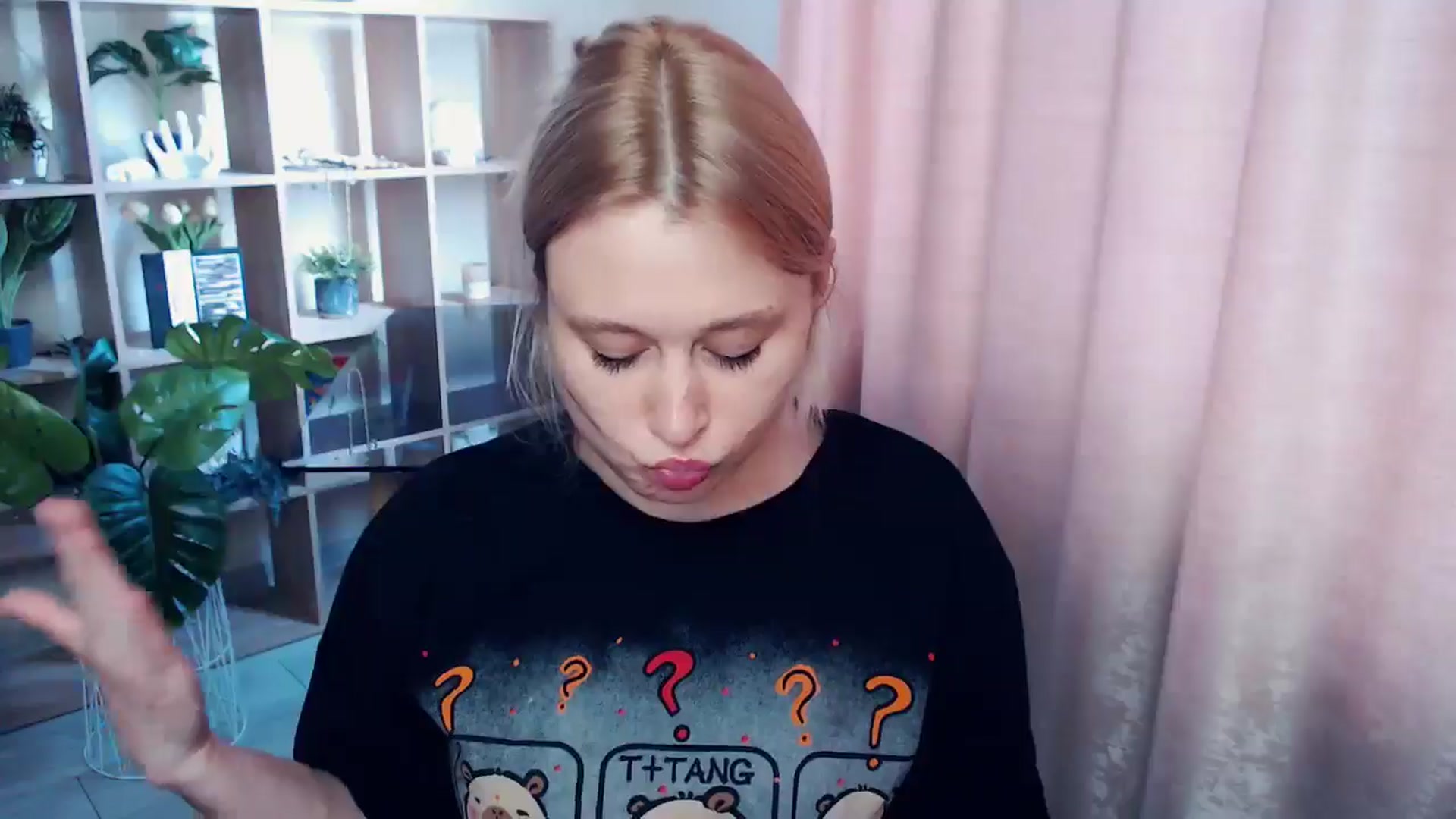 Gallery image thumbnail from Kukla_kolduna's myfreecams stream on, 06/28/2025, 15:12 image 17 of 20