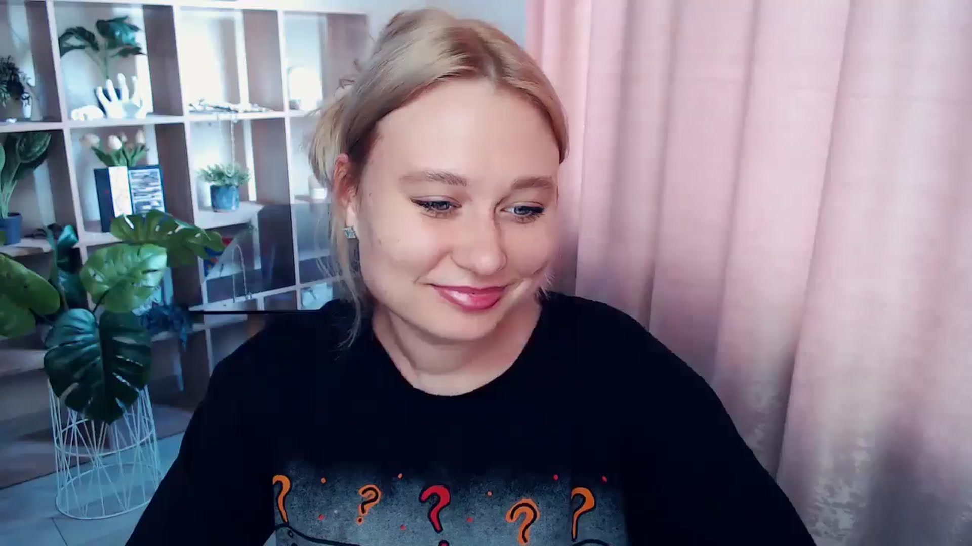 Gallery image thumbnail from Kukla_kolduna's myfreecams stream on, 06/28/2025, 15:12 image 14 of 20