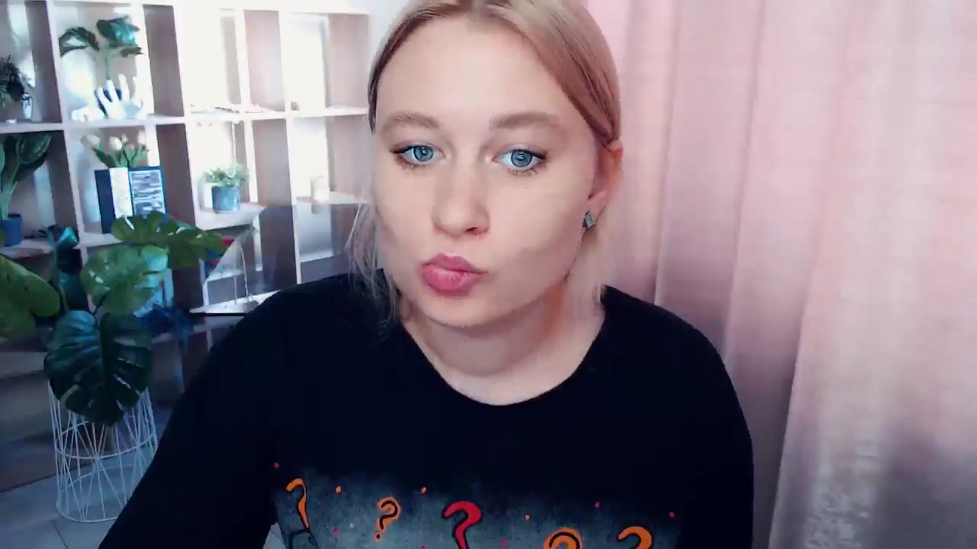 Gallery image thumbnail from Kukla_kolduna's myfreecams stream on, 06/28/2025, 15:12 image 20 of 20