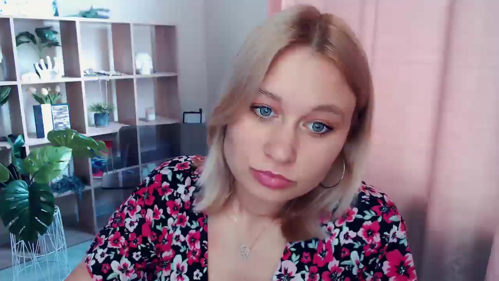 Gallery image thumbnail from Kukla_kolduna's myfreecams stream on, 06/29/2025, 14:45 image 15 of 20