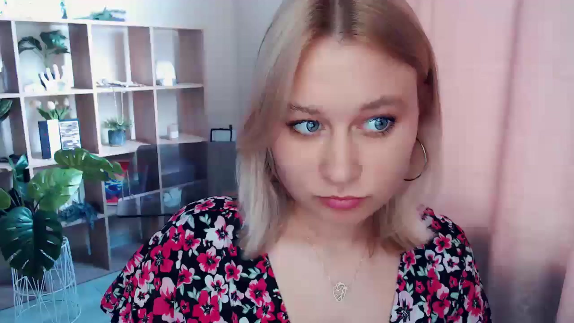 Gallery image thumbnail from Kukla_kolduna's myfreecams stream on, 06/29/2025, 14:45 image 10 of 20