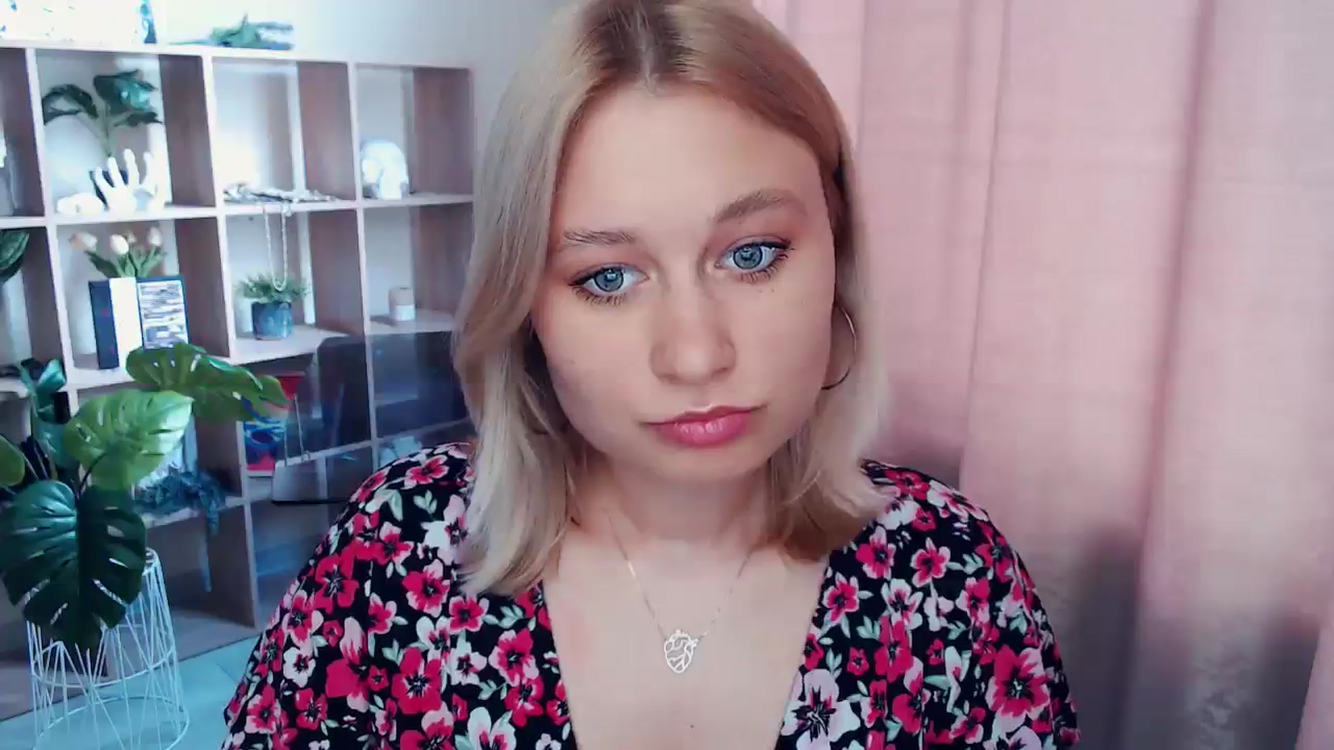 Gallery image thumbnail from Kukla_kolduna's myfreecams stream on, 06/29/2025, 14:45 image 12 of 20