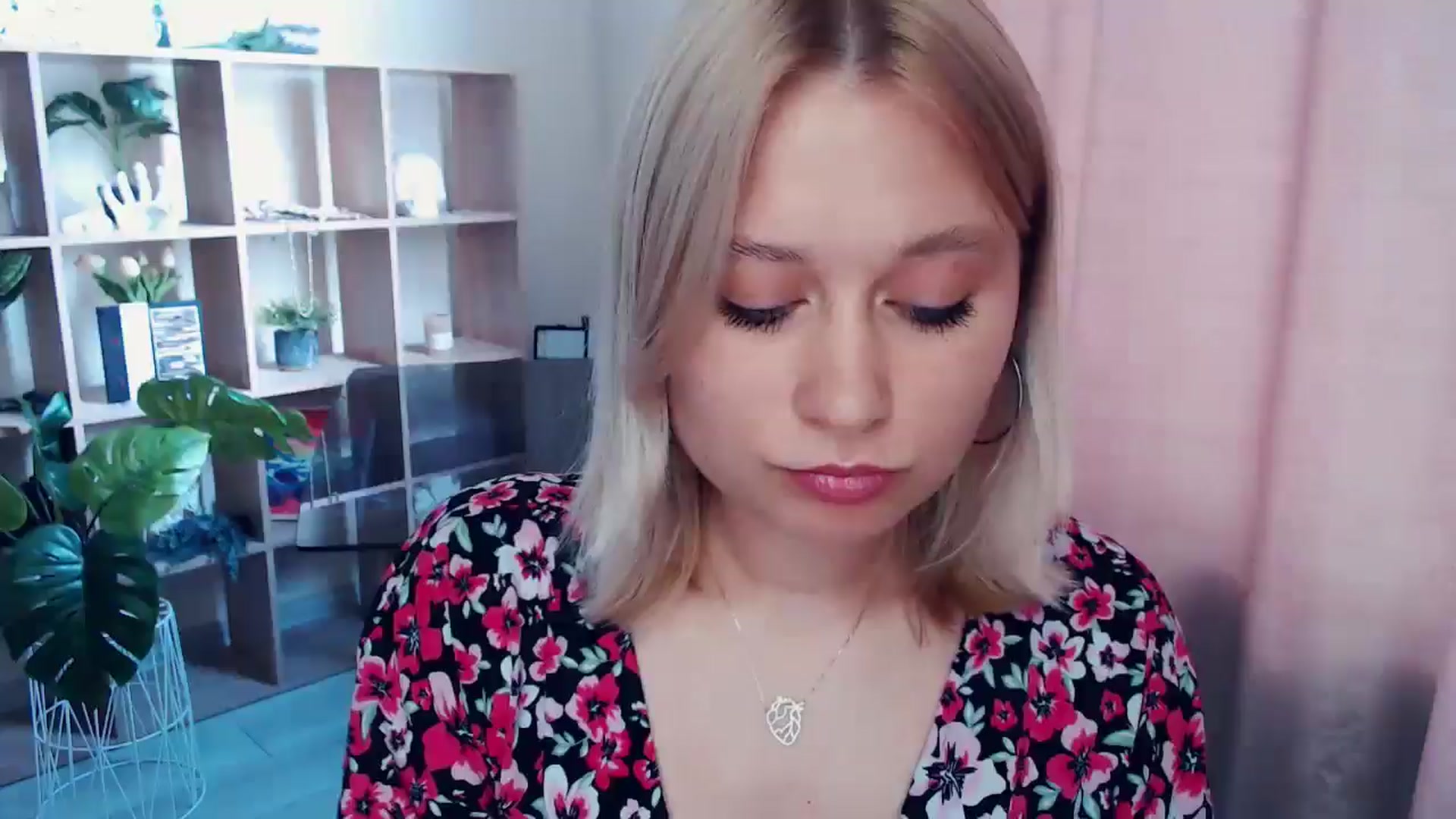 Gallery image thumbnail from Kukla_kolduna's myfreecams stream on, 06/29/2025, 14:45 image 1 of 20