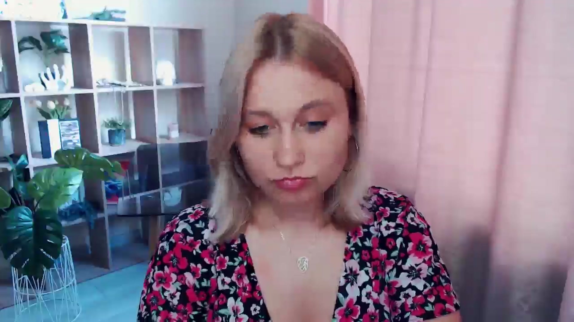 Gallery image thumbnail from Kukla_kolduna's myfreecams stream on, 06/29/2025, 14:45 image 17 of 20