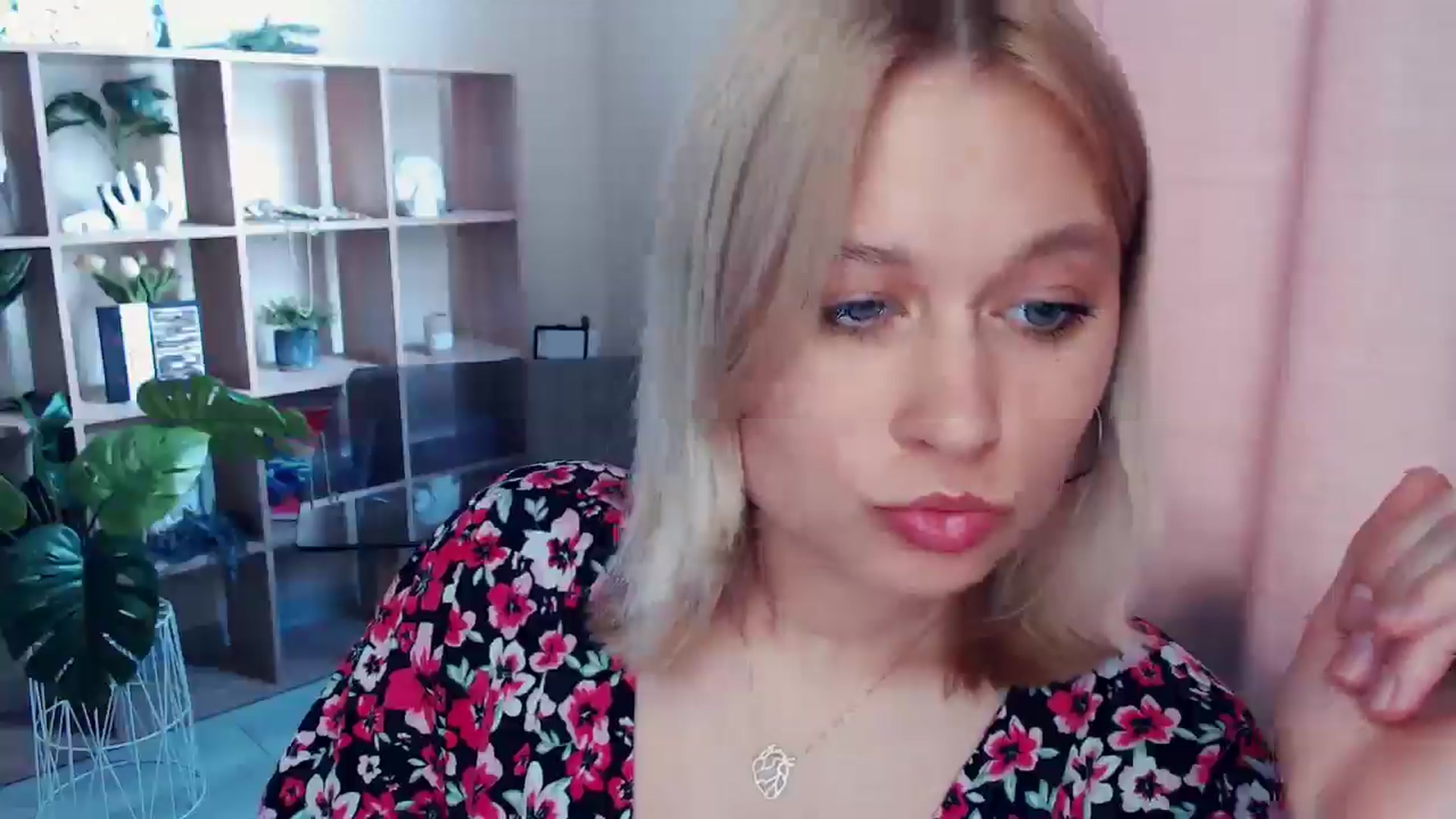 Gallery image thumbnail from Kukla_kolduna's myfreecams stream on, 06/29/2025, 14:45 image 3 of 20