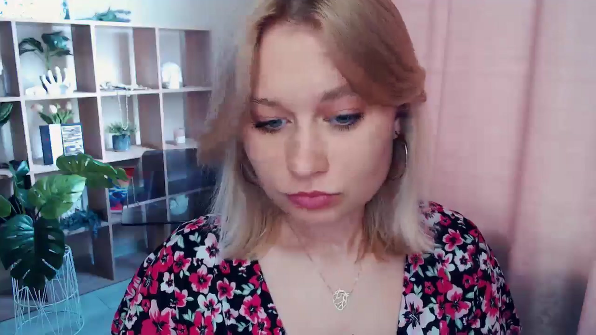 Gallery image thumbnail from Kukla_kolduna's myfreecams stream on, 06/29/2025, 14:45 image 6 of 20