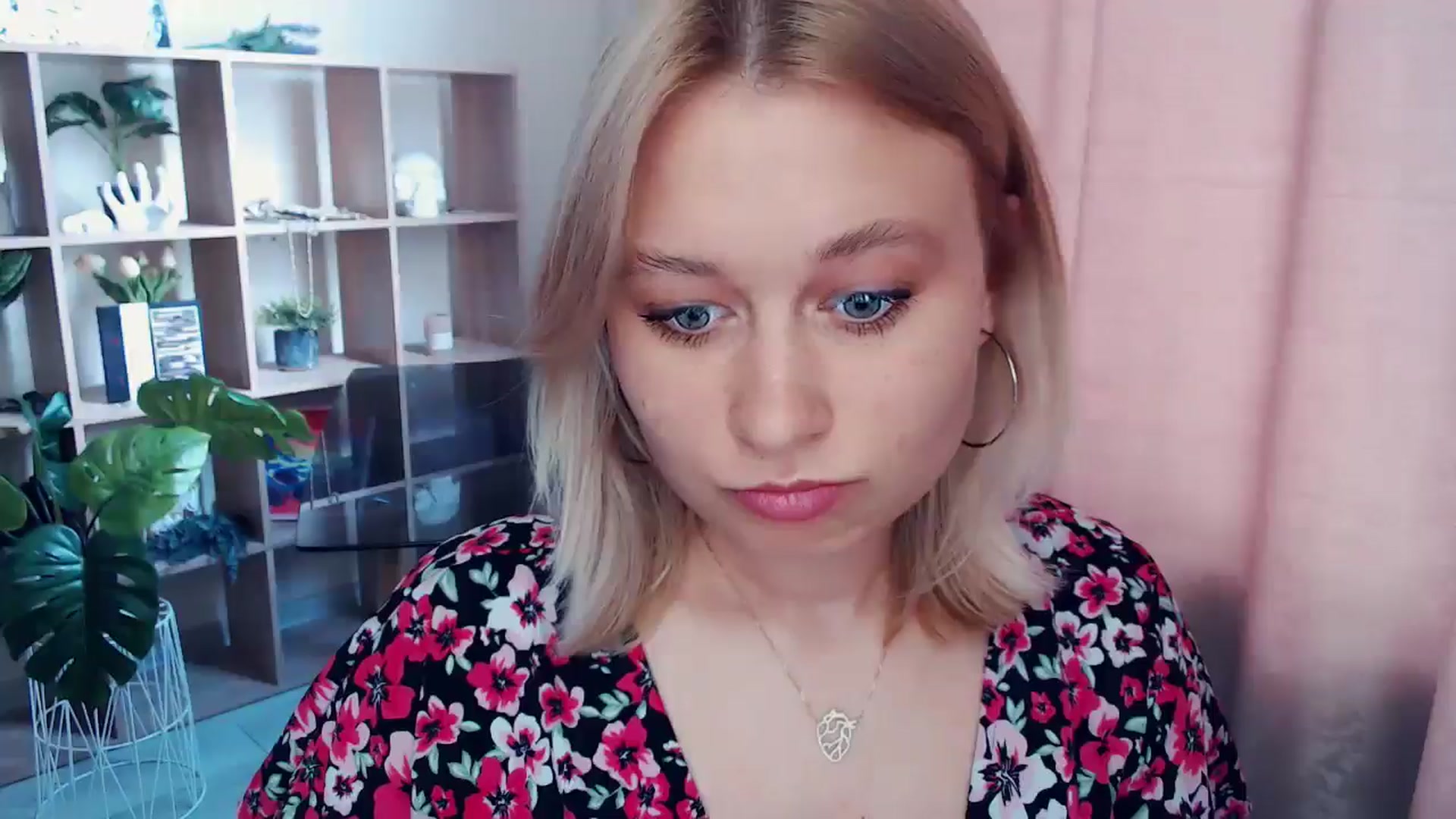 Gallery image thumbnail from Kukla_kolduna's myfreecams stream on, 06/29/2025, 14:45 image 8 of 20