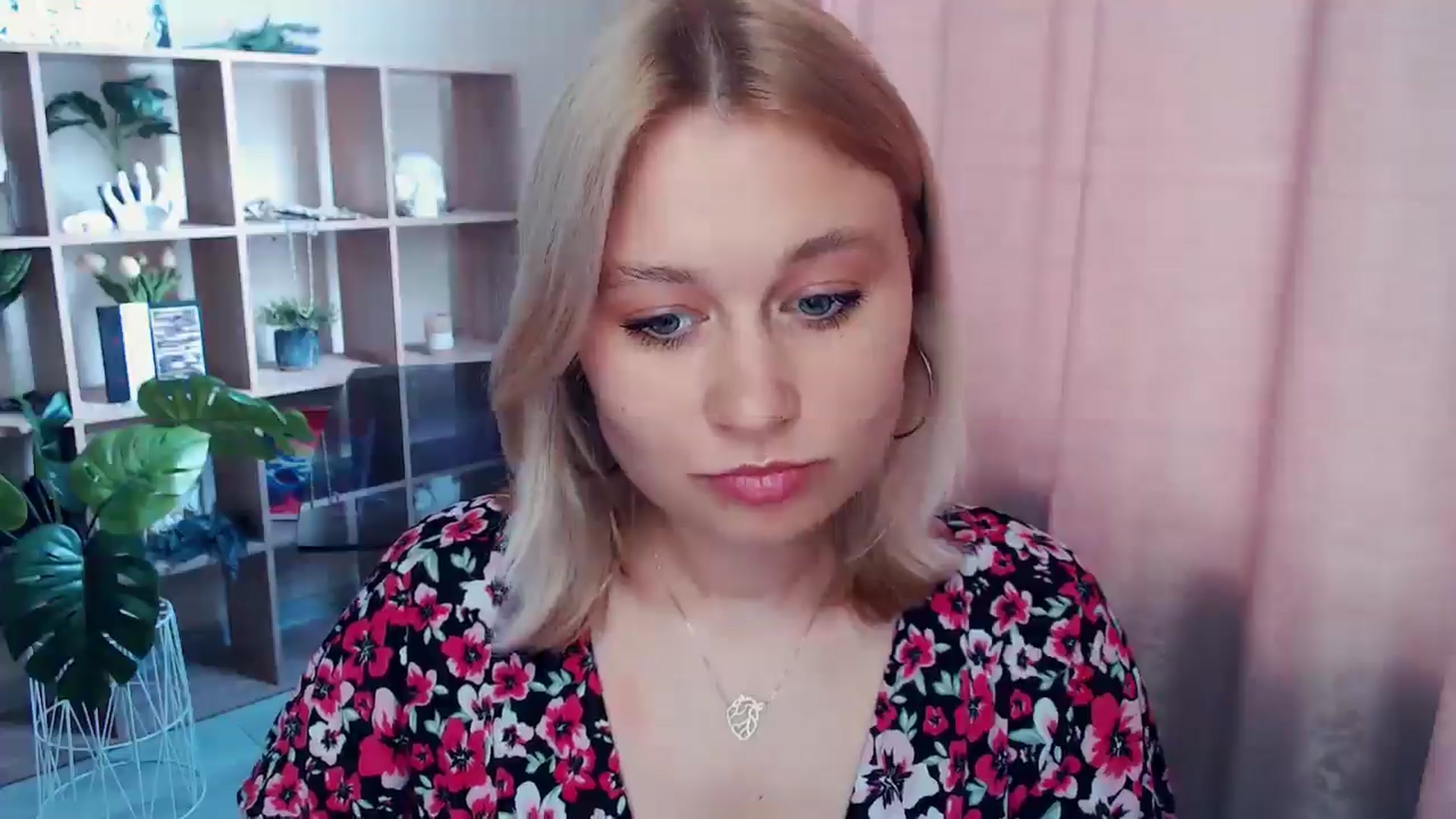Gallery image thumbnail from Kukla_kolduna's myfreecams stream on, 06/29/2025, 14:45 image 13 of 20