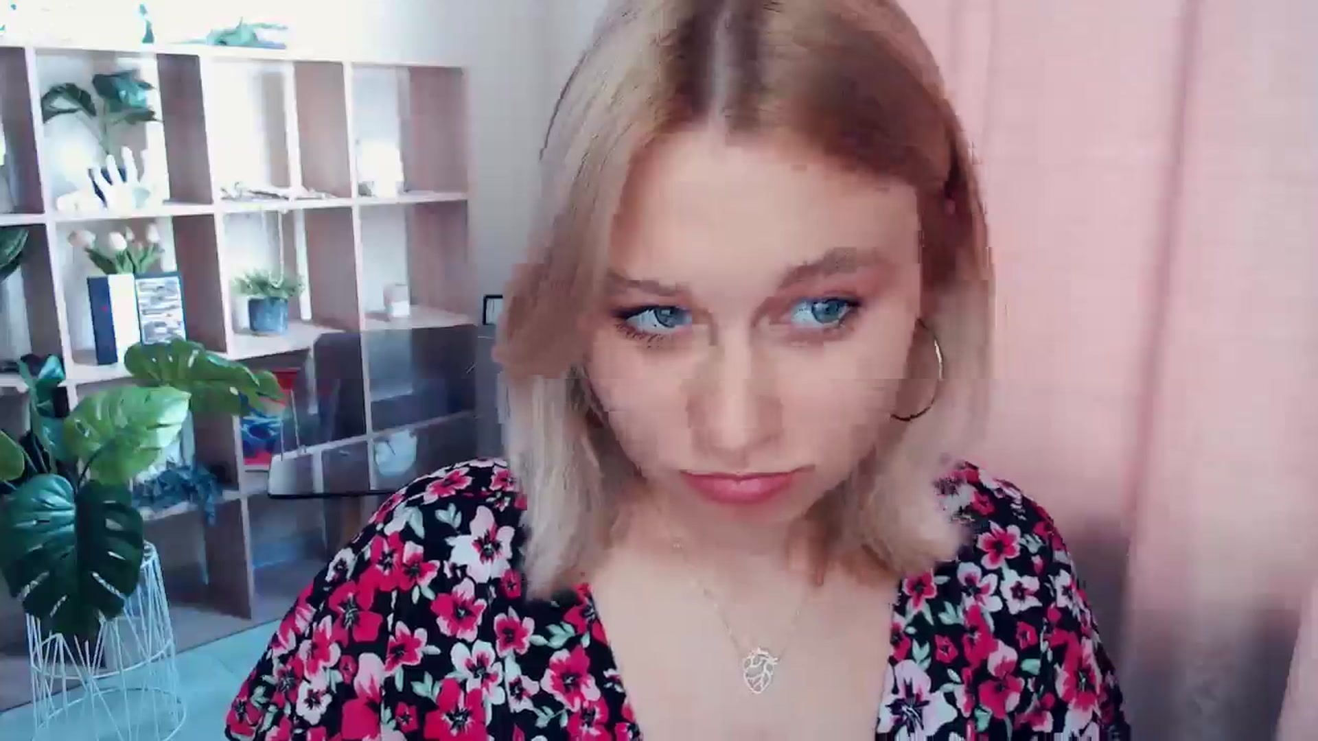 Gallery image thumbnail from Kukla_kolduna's myfreecams stream on, 06/29/2025, 14:45 image 9 of 20