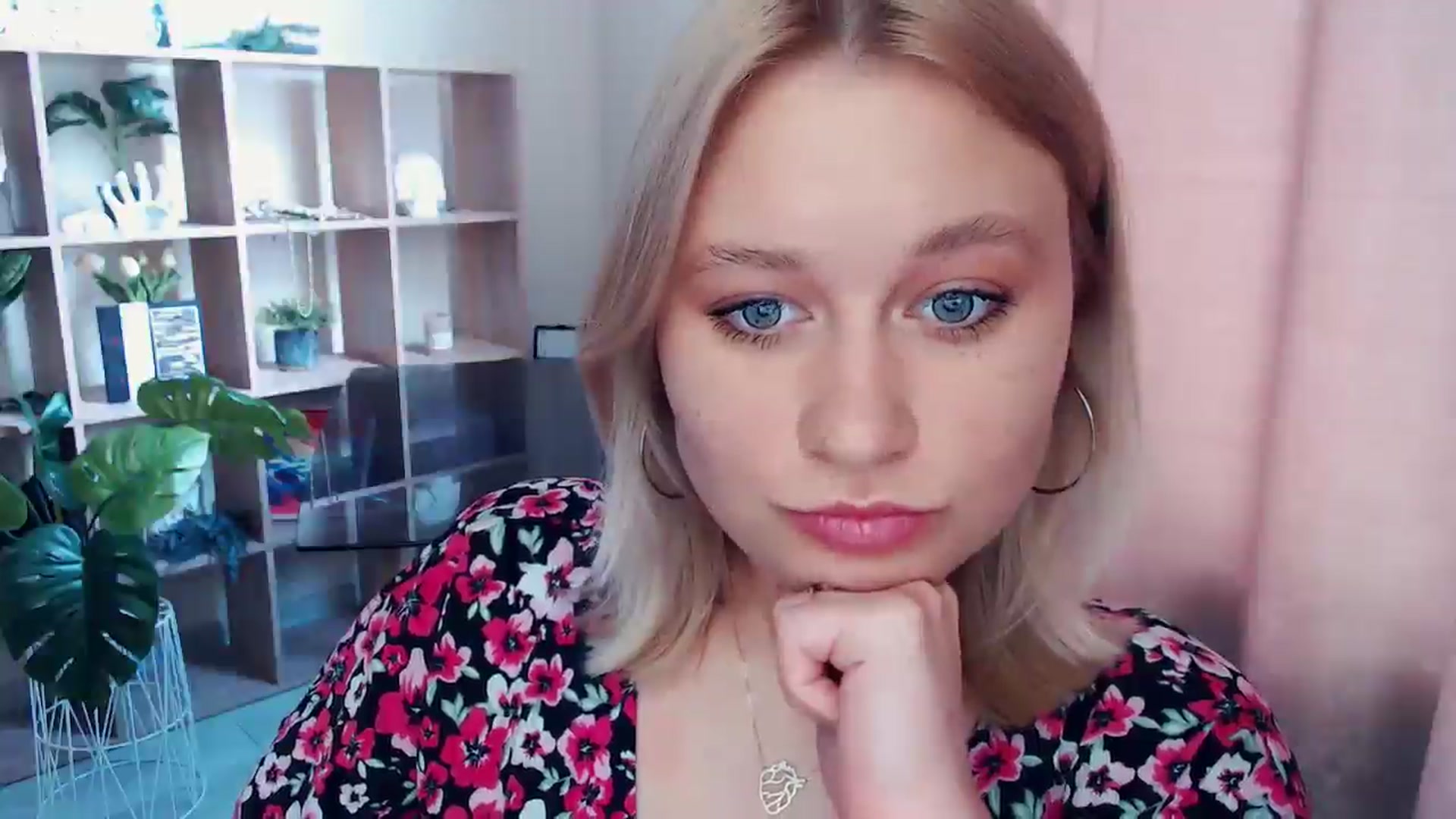 Gallery image thumbnail from Kukla_kolduna's myfreecams stream on, 06/29/2025, 14:45 image 11 of 20
