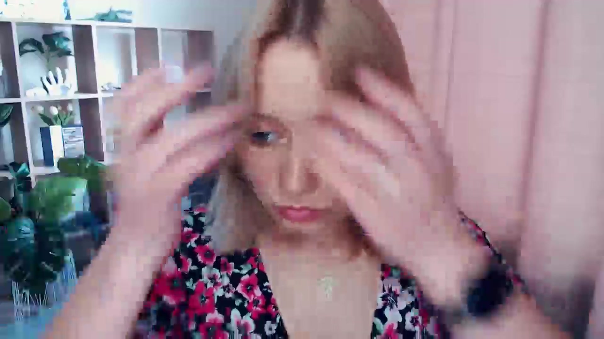 Gallery image thumbnail from Kukla_kolduna's myfreecams stream on, 06/29/2025, 14:45 image 7 of 20