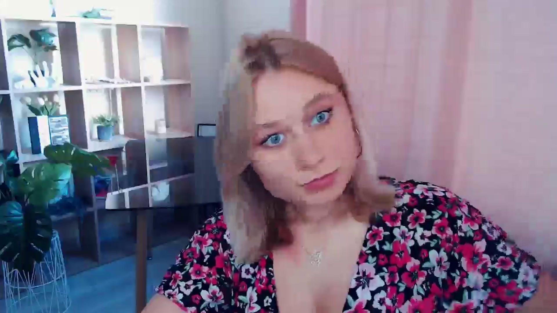 Gallery image thumbnail from Kukla_kolduna's myfreecams stream on, 06/29/2025, 15:47 image 17 of 20