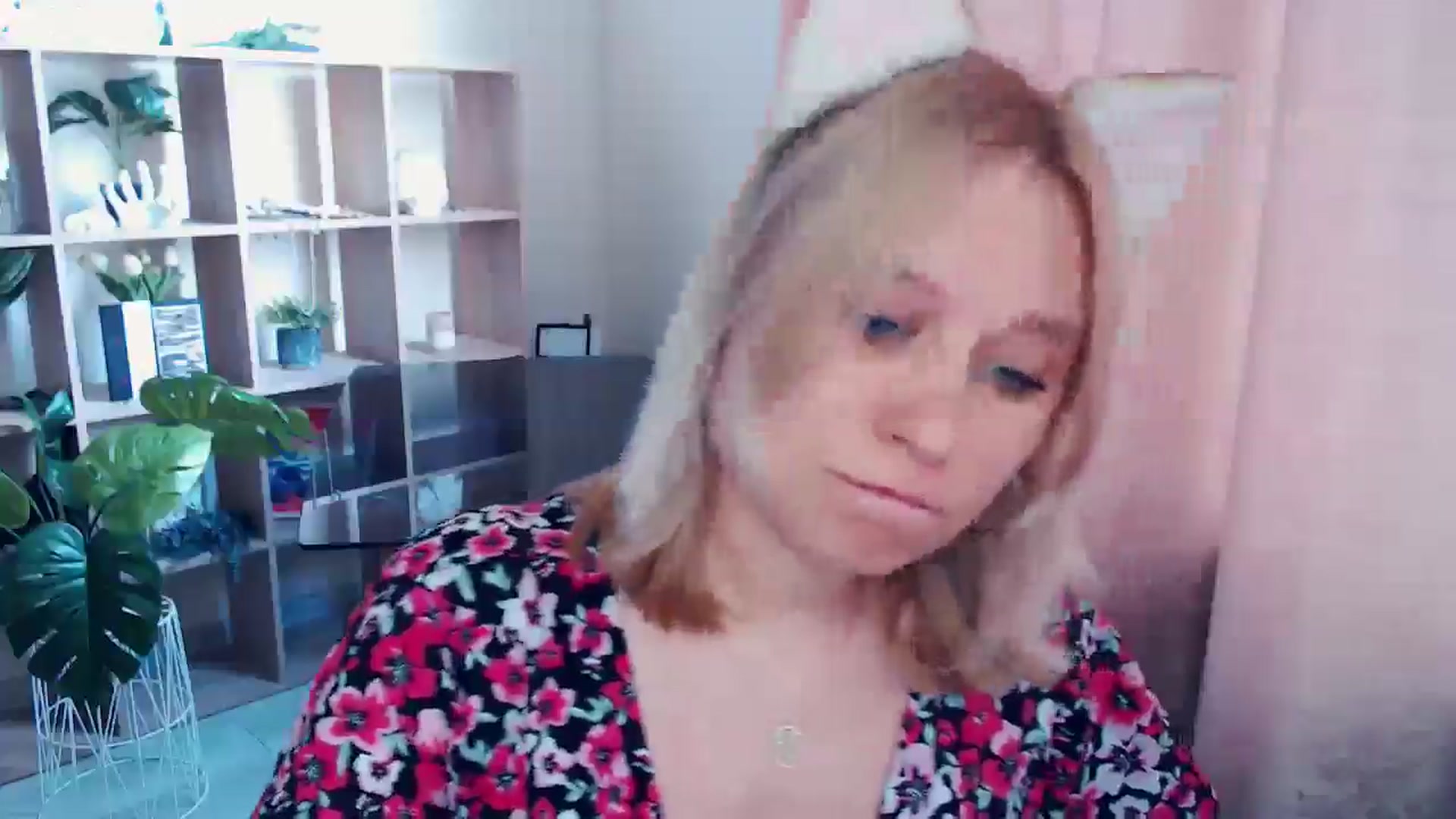 Gallery image thumbnail from Kukla_kolduna's myfreecams stream on, 06/29/2025, 15:47 image 6 of 20