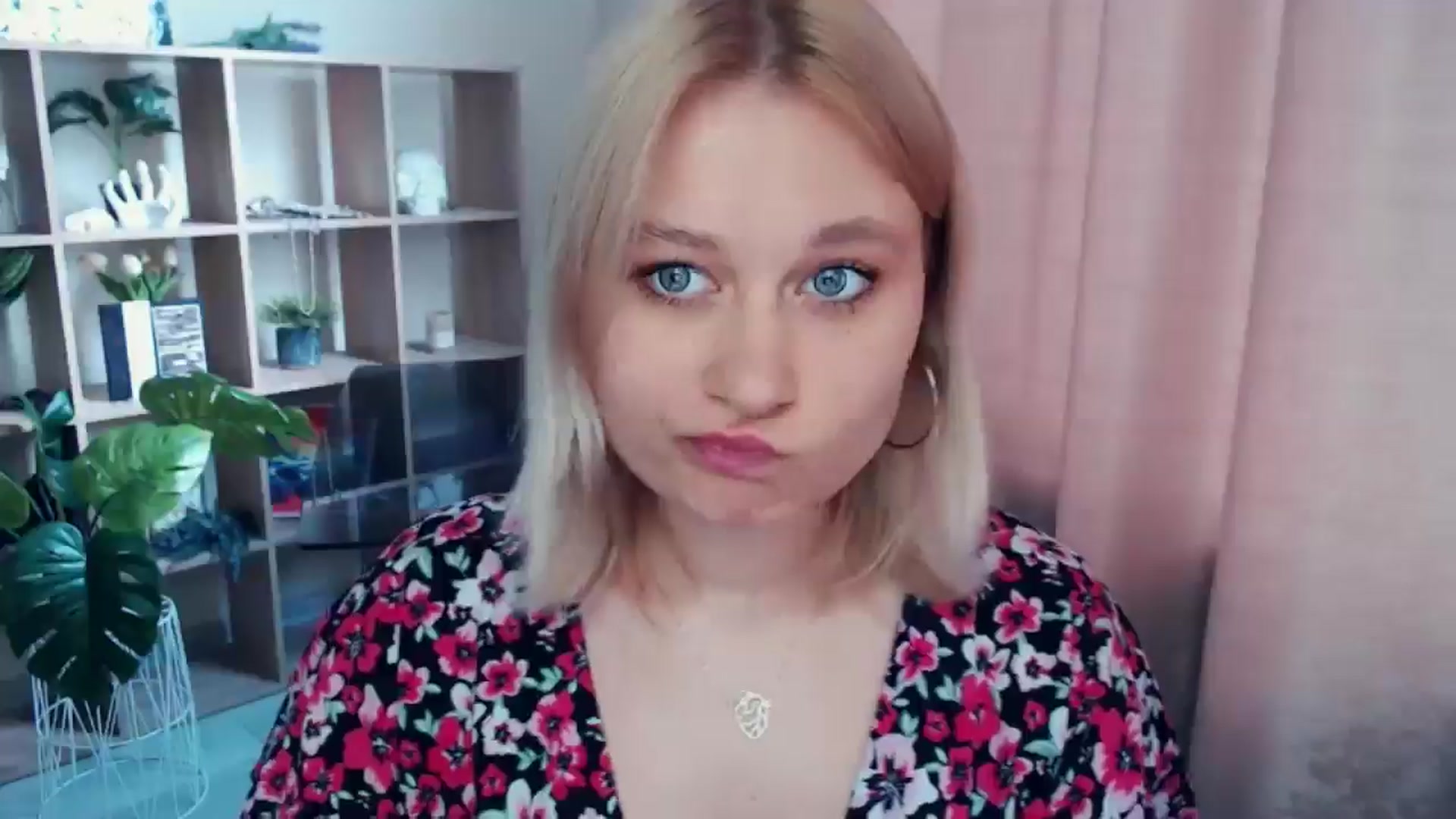 Gallery image thumbnail from Kukla_kolduna's myfreecams stream on, 06/29/2025, 15:47 image 2 of 20
